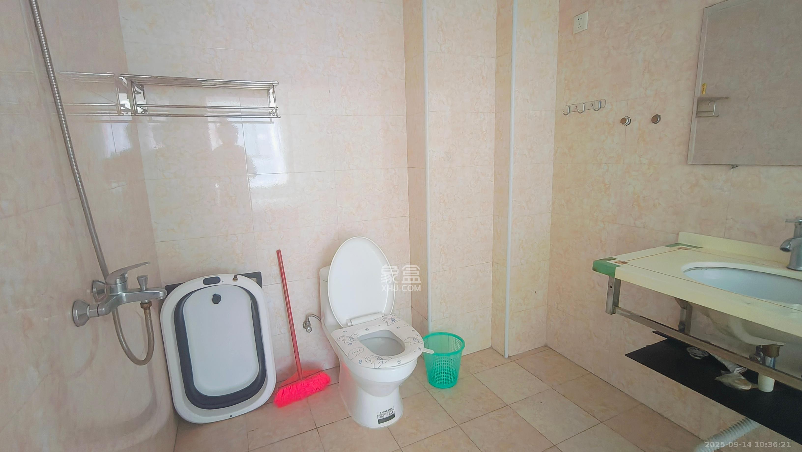 湘楚家园 3室2厅2卫 2000.0元/月 湘楚家园 3室2厅2卫 2000.0元/月室内图