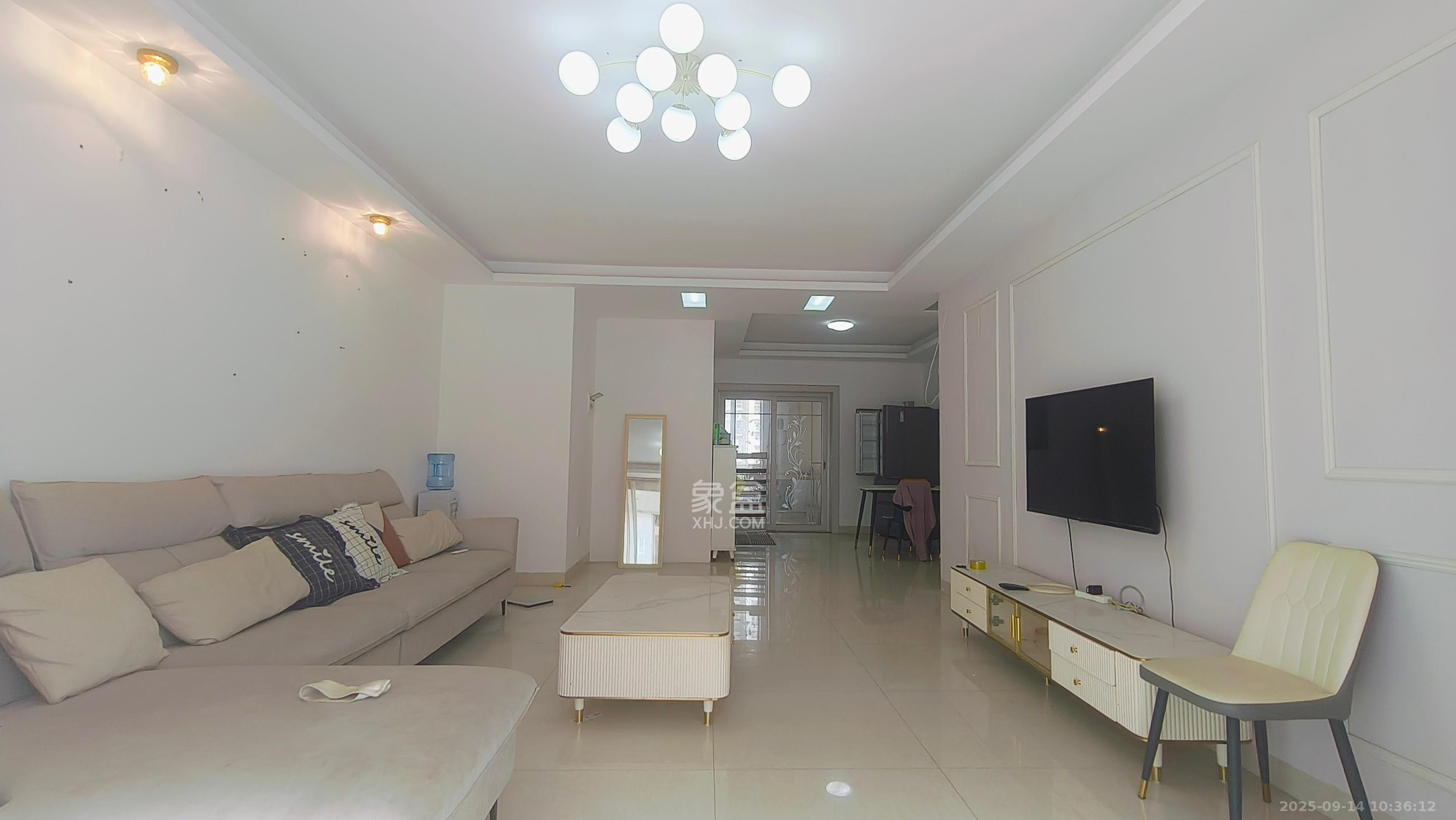 湘楚家园 3室2厅2卫 2000.0元/月 湘楚家园 3室2厅2卫 2000.0元/月室内图