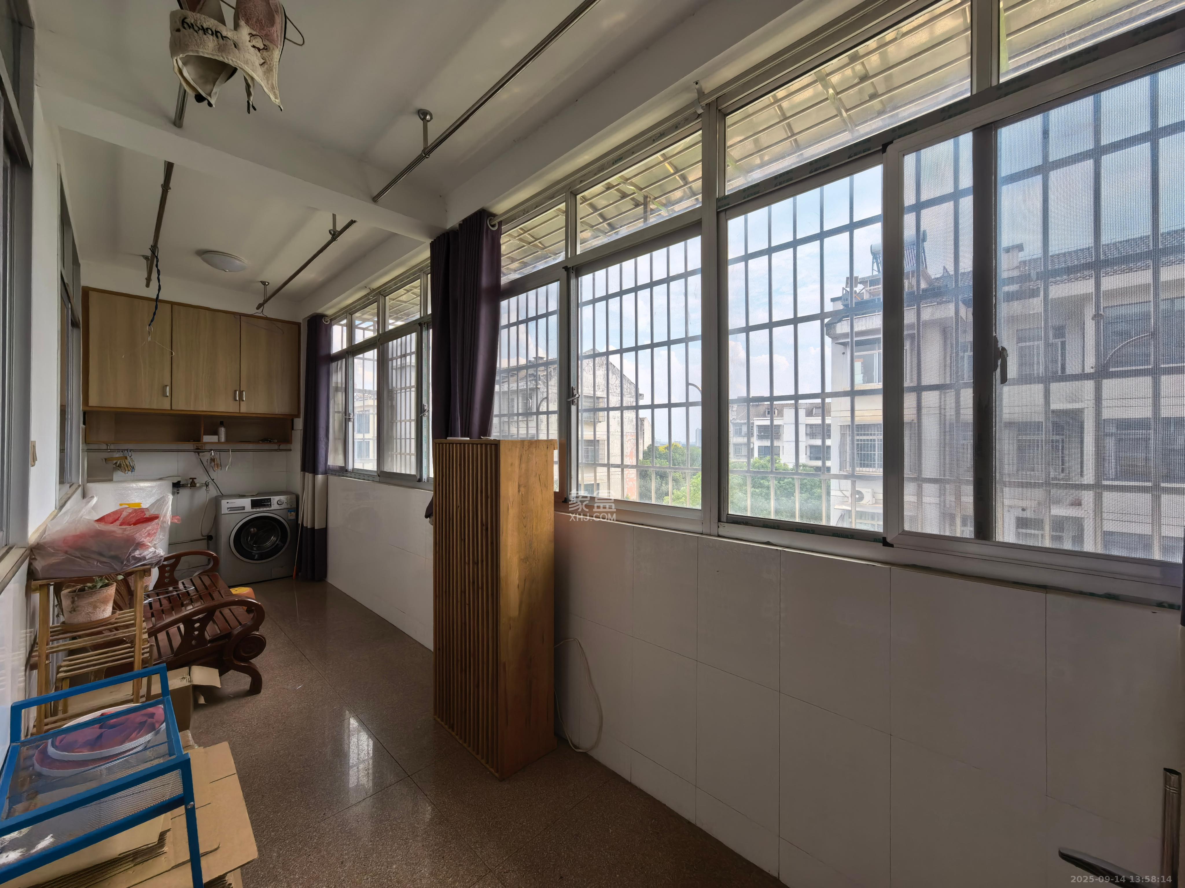 滨河小区 3室2厅1卫 2000.0元/月 滨河小区 3室2厅1卫 2000.0元/月室内图