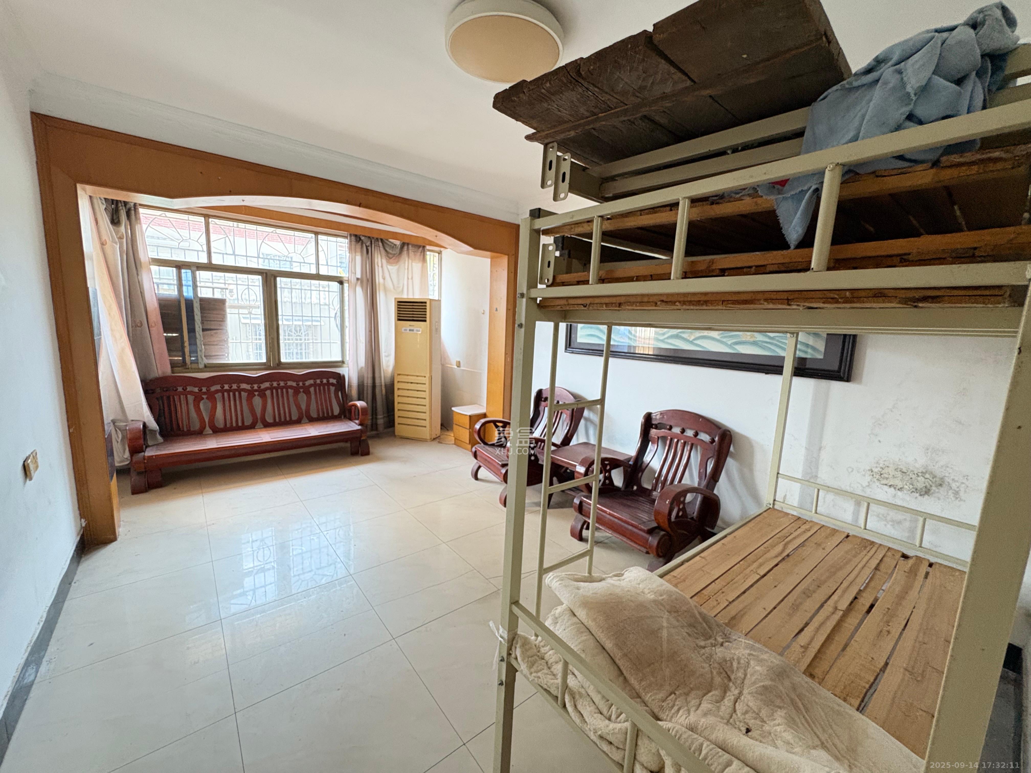 府后街散盘 3室1厅1卫 1500.0元/月 府后街散盘 3室1厅1卫 1500.0元/月室内图