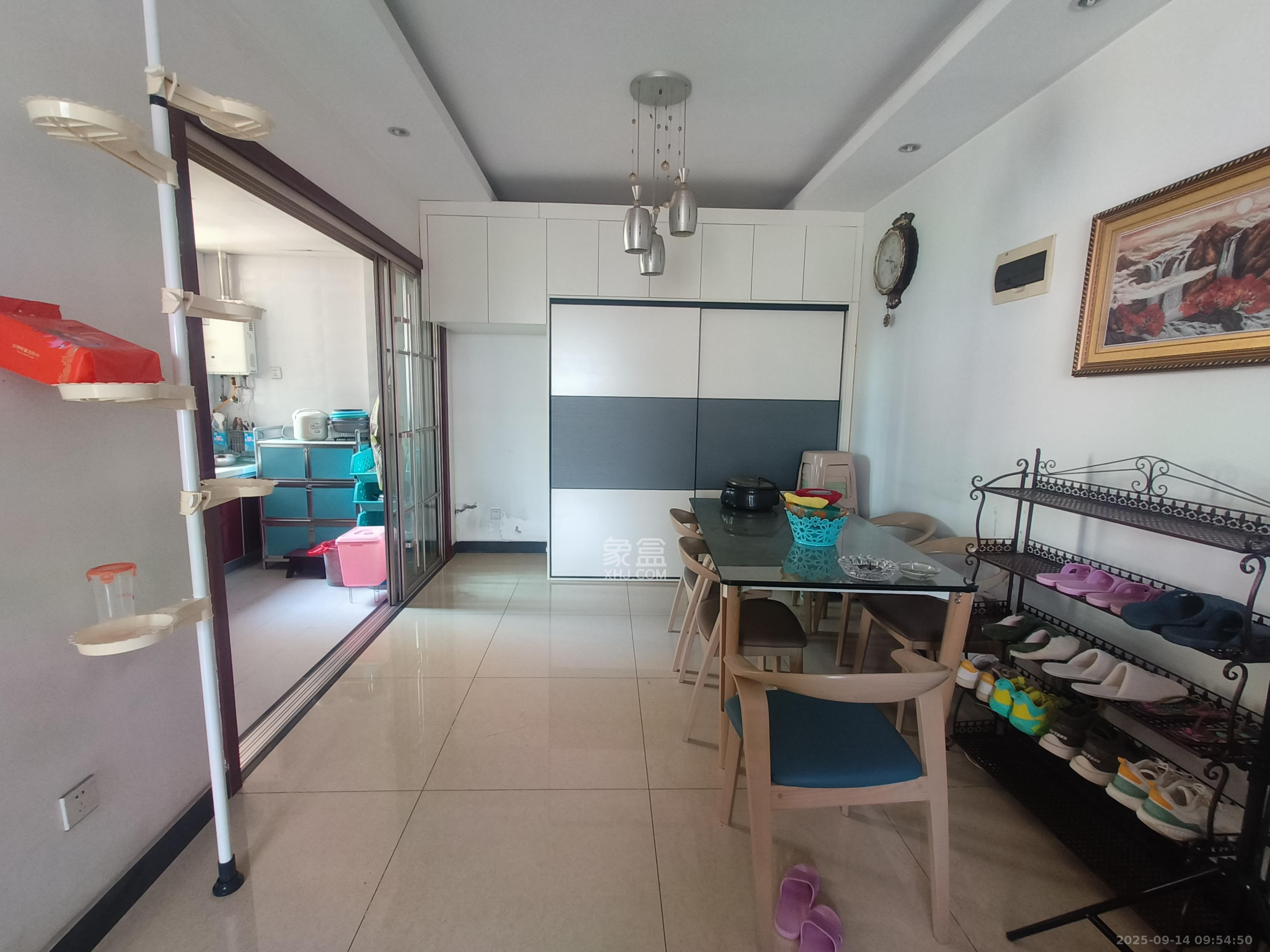 顺天黄金海岸  3室2厅2卫    2600.0元/月室内图