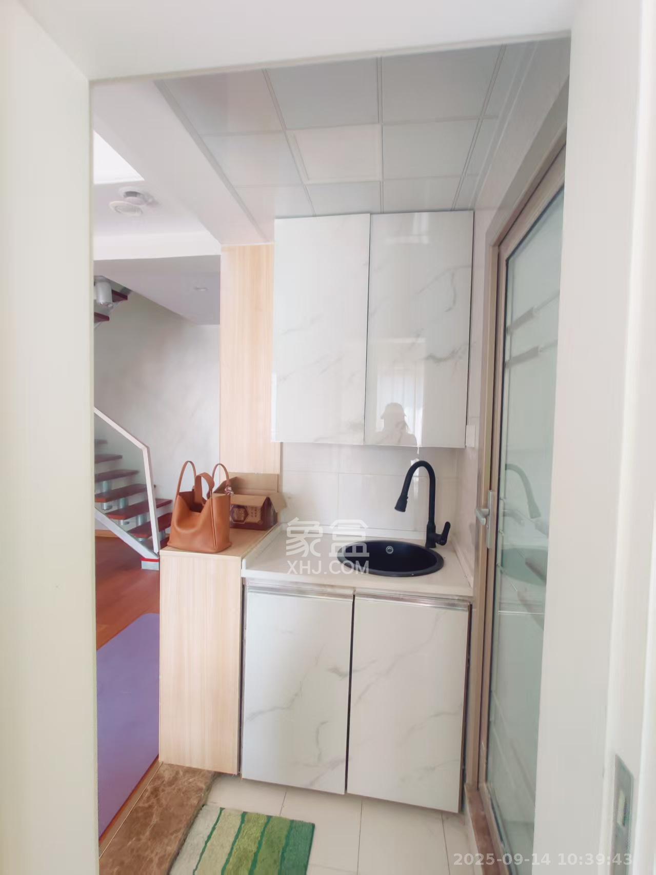 勤诚达境界城  3室2厅2卫    2400.0元/月 勤诚达境界城  3室2厅2卫    2400.0元/月室内图