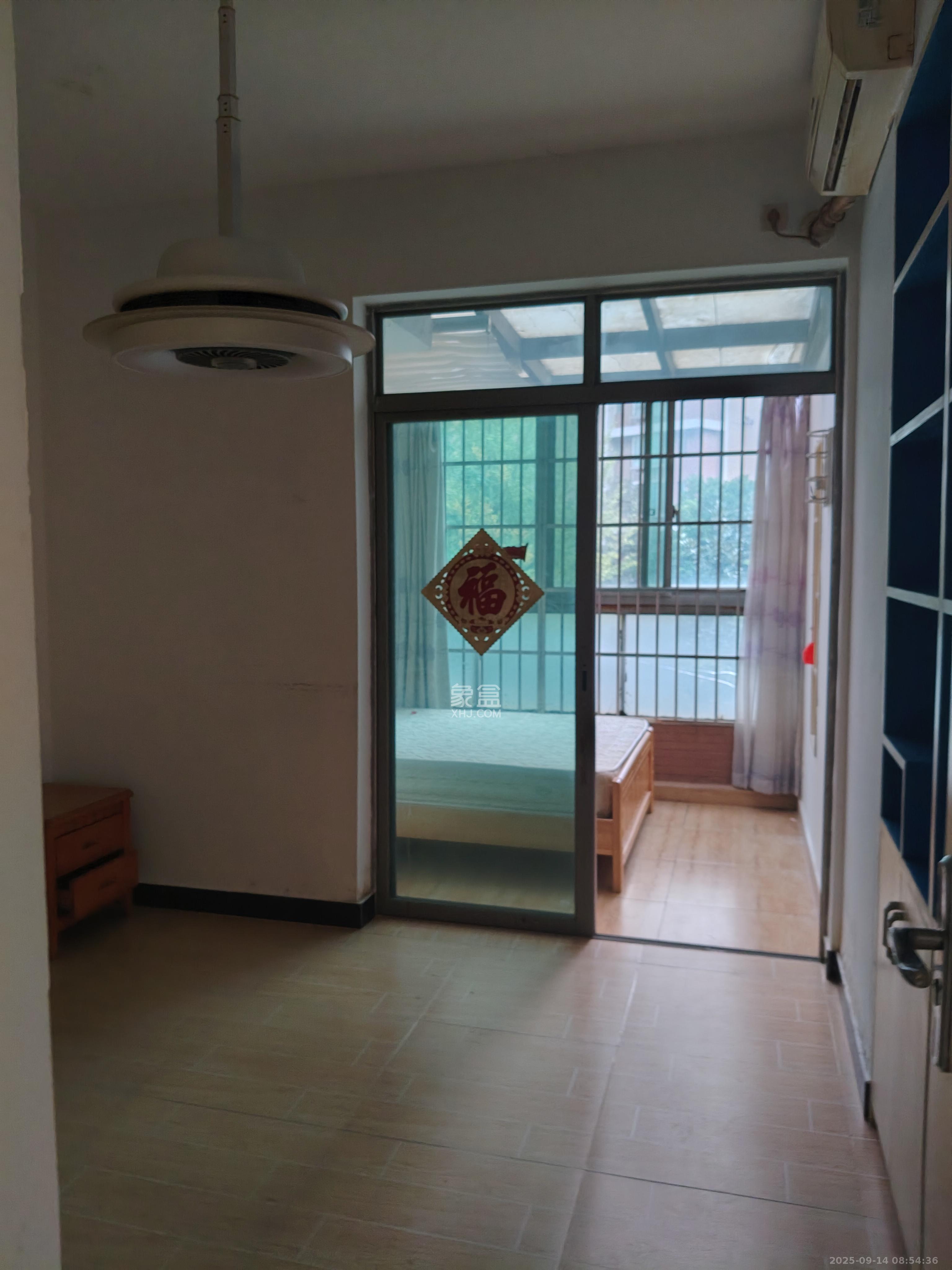 新城新世界一二三期  3室2厅1卫    2600.0元/月室内图