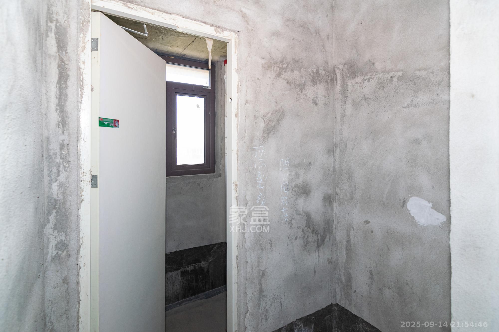 富兴悦府(富兴学府名邸) 4室2厅2卫 73.0万 富兴悦府(富兴学府名邸) 4室2厅2卫 73.0万卫生间