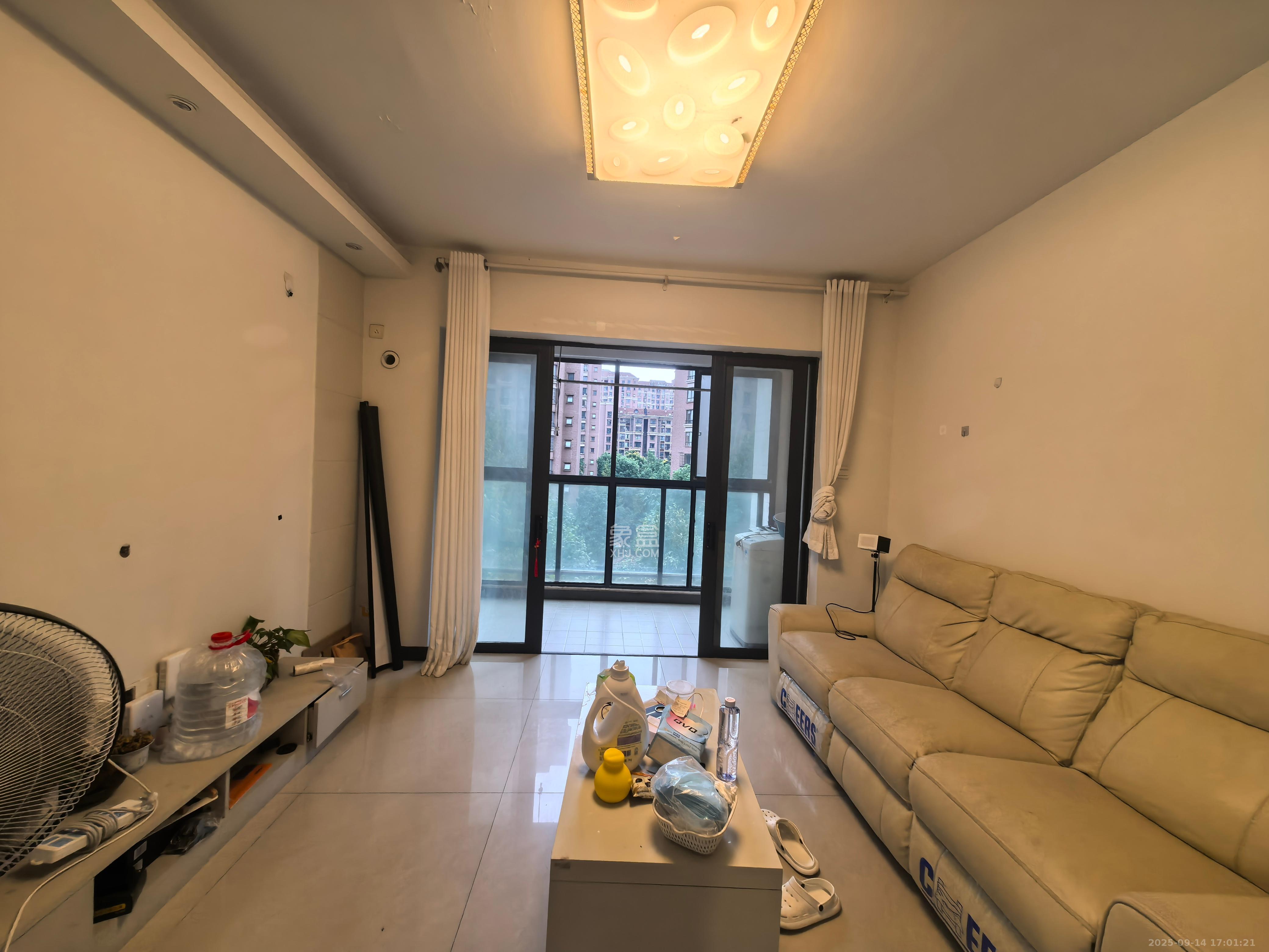 蓝山郡 3室2厅1卫 1600.0元/月 蓝山郡 3室2厅1卫 1600.0元/月室内图