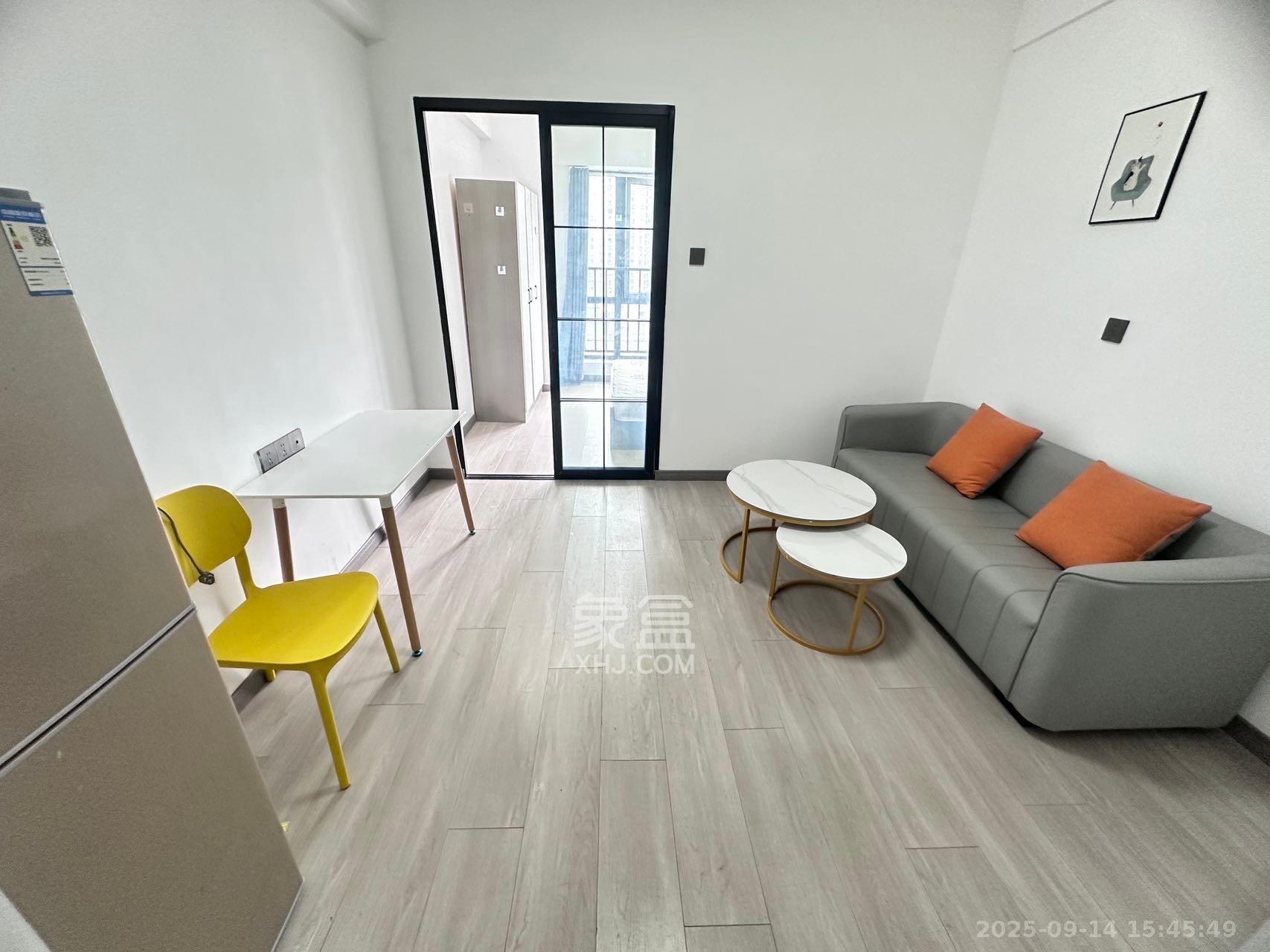 麓谷新干线 1室1厅1卫 1500.0元/月 麓谷新干线 1室1厅1卫 1500.0元/月室内图