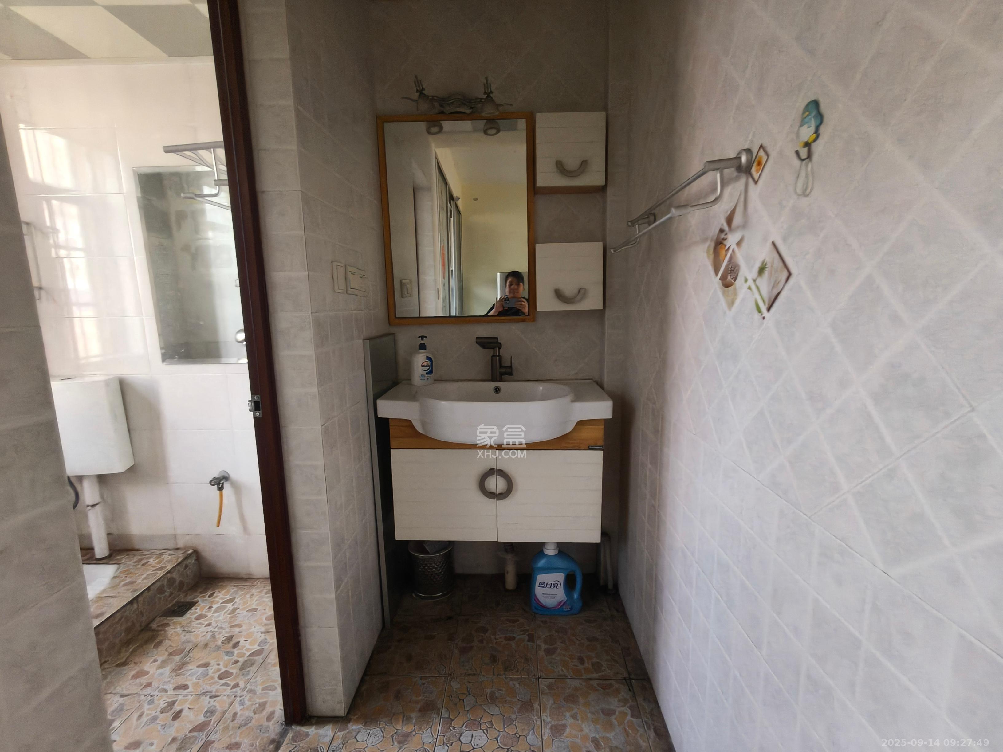 锦湘国际星城二期（锦雅苑）  2室2厅1卫    2100.0元/月室内图