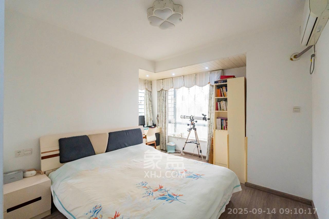 维一星城原山苑  4室2厅1卫    2300.0元/月 维一星城原山苑  4室2厅1卫    2300.0元/月