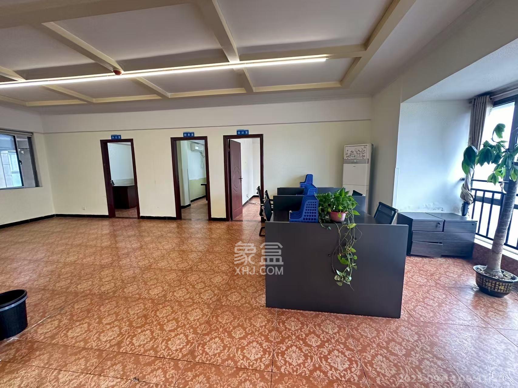 西子一间  3室1厅1卫    4000.0元/月室内图