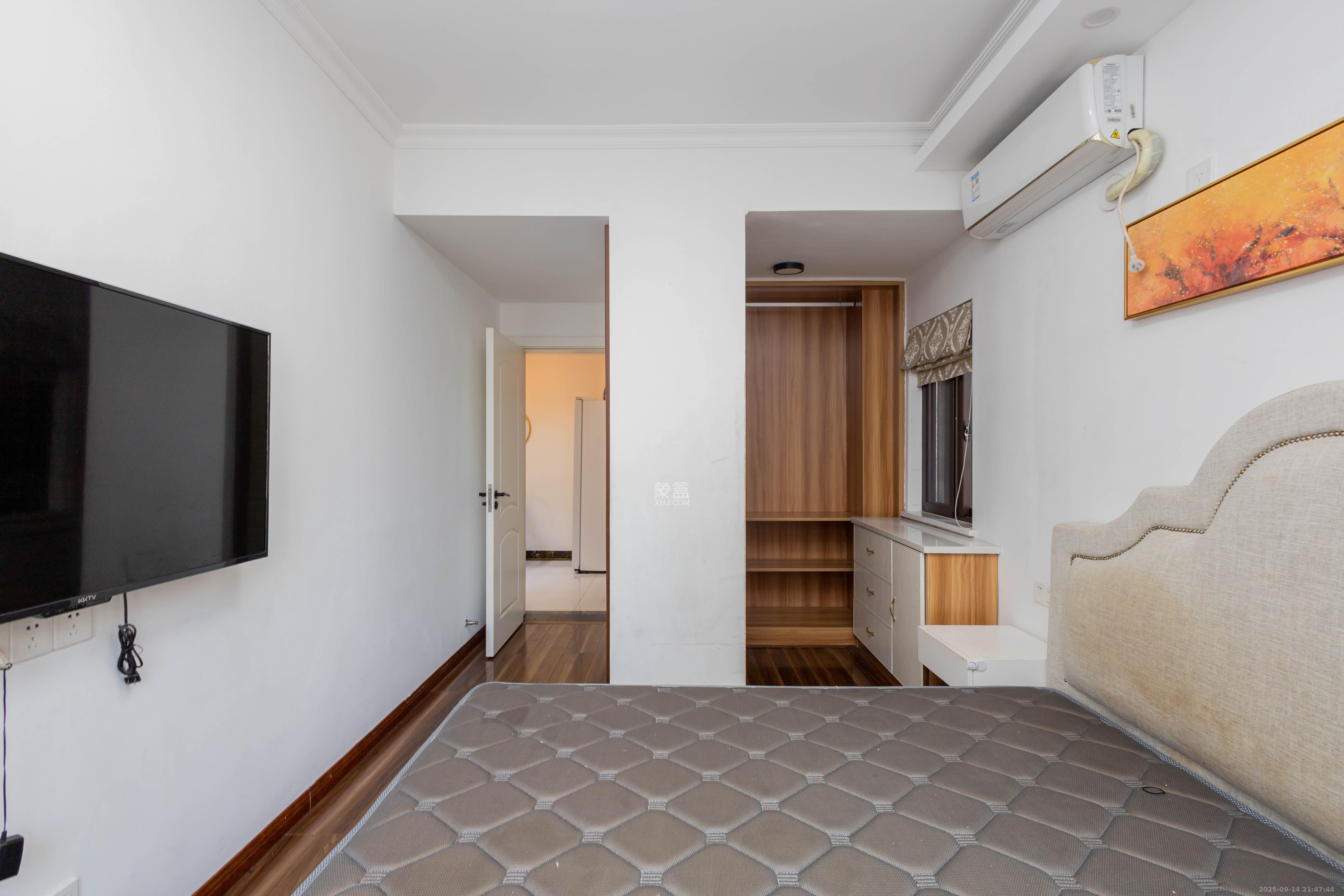 东方美地  3室2厅1卫    69.8万 东方美地  3室2厅1卫    69.8万卧室