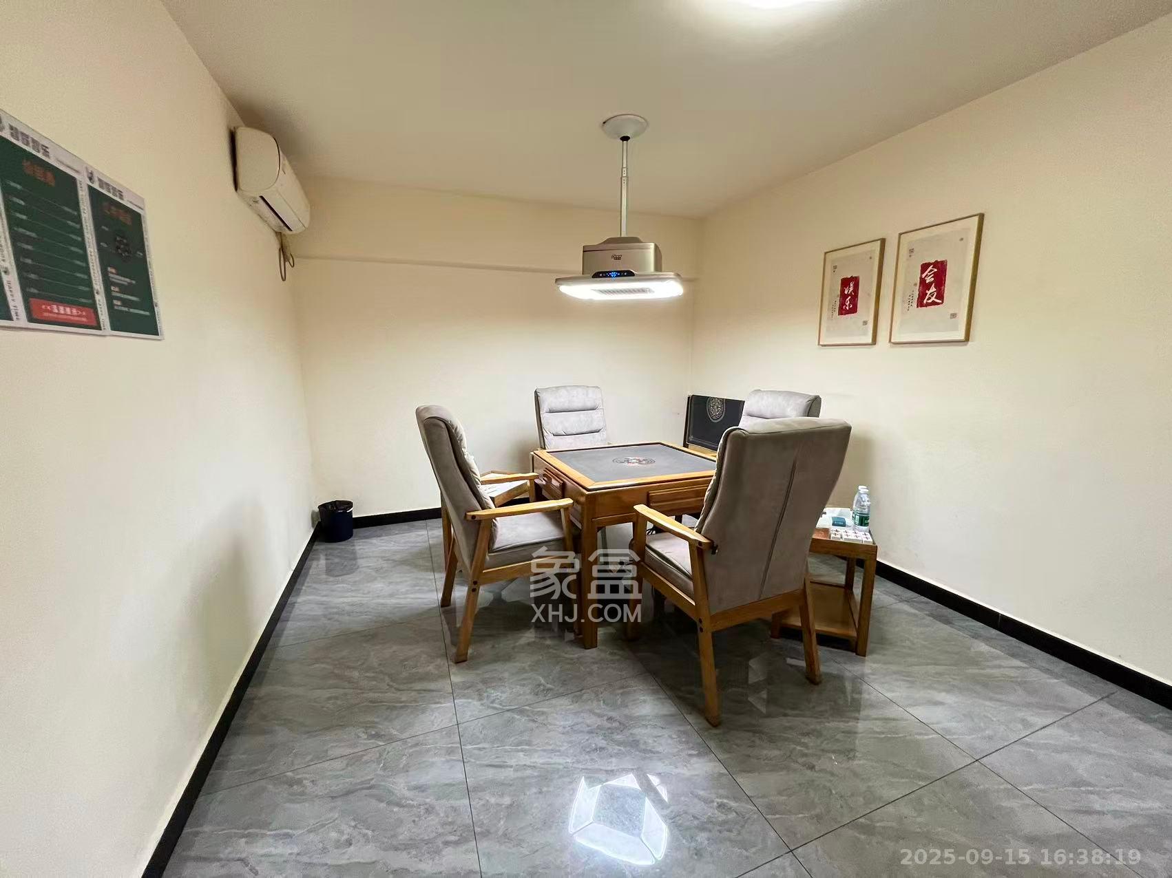 东方芙蓉  4室2厅2卫    5500.0元/月室内图