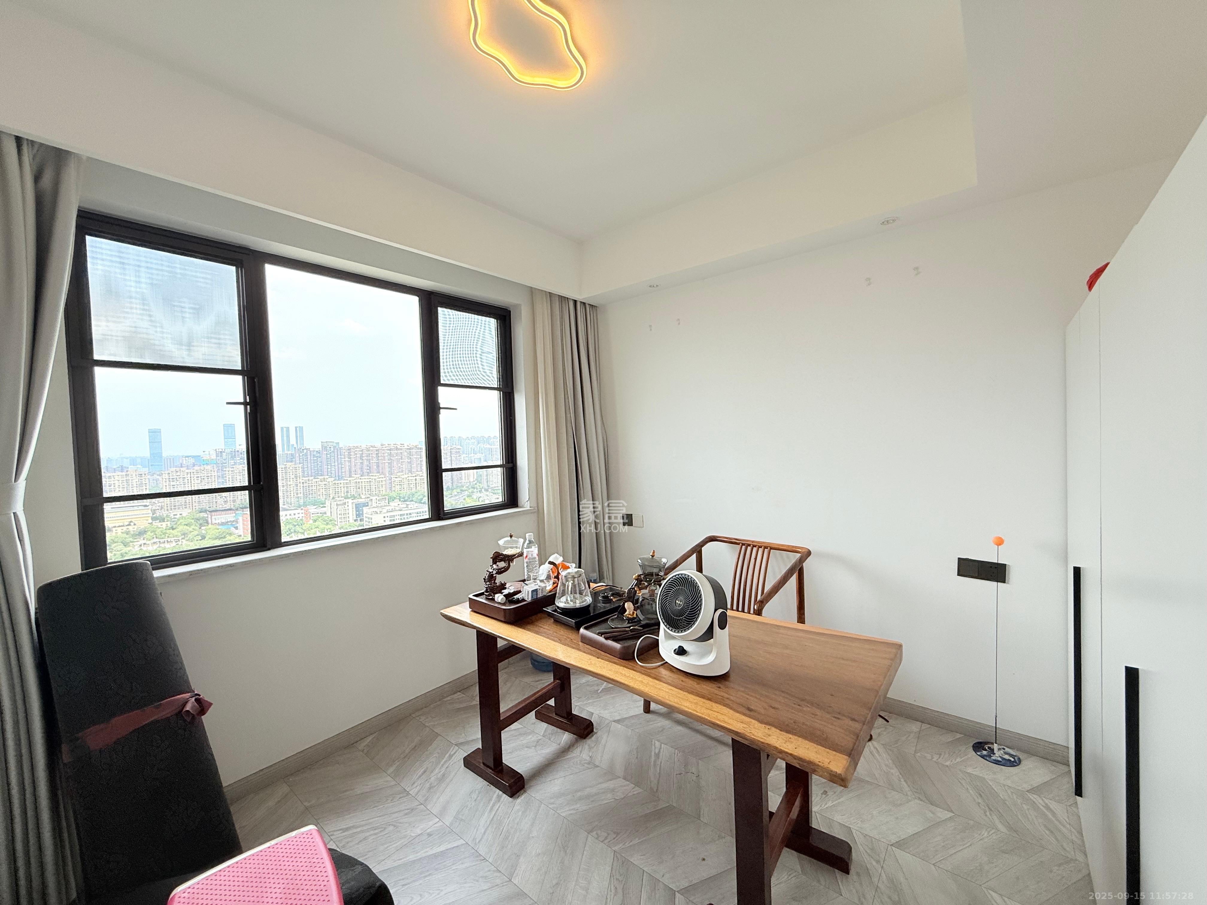 臻园  4室2厅2卫   3800.00元/月室内图