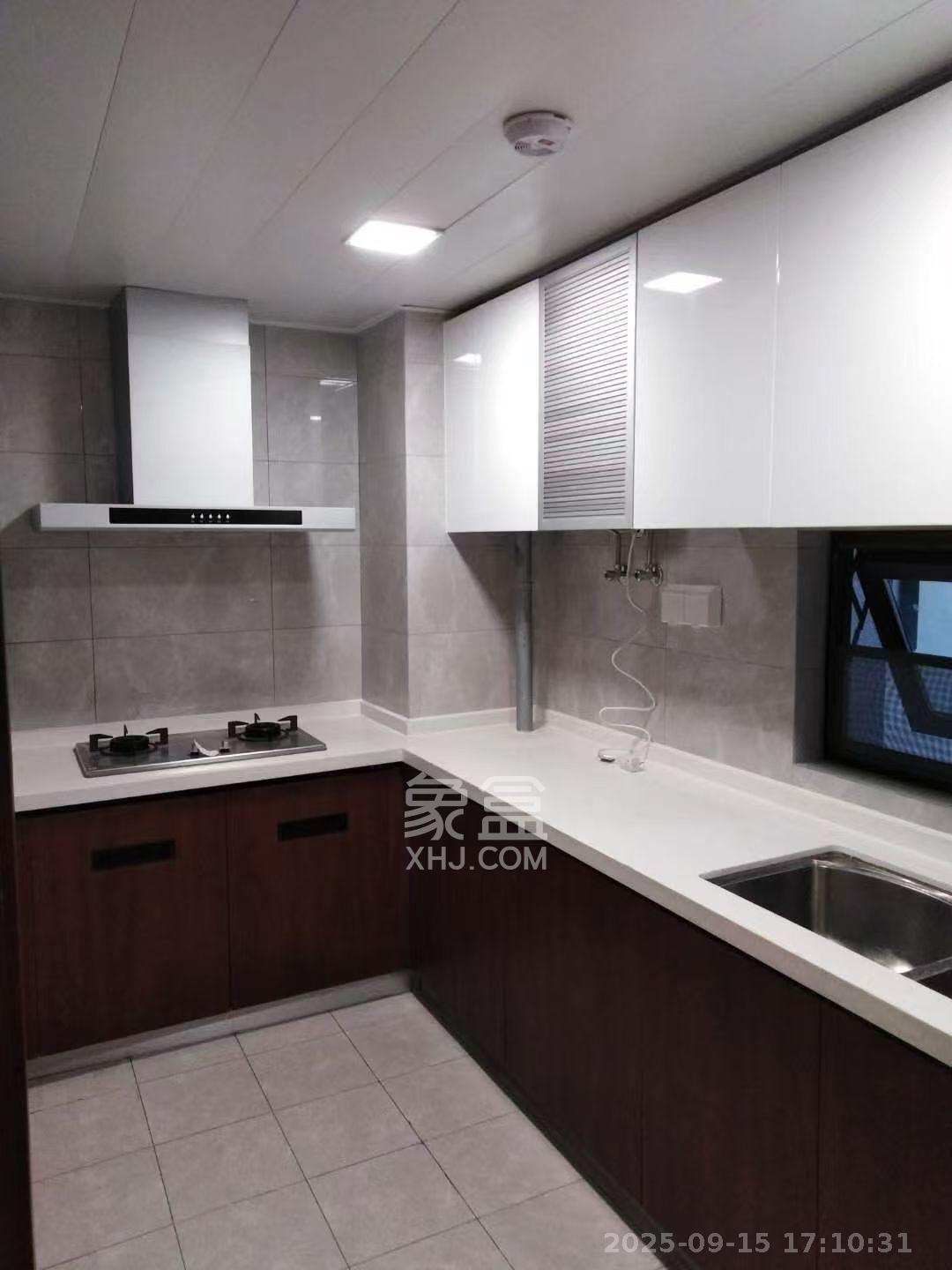 汇金城/嘉华城(二期、三期) 3室2厅2卫 2600.0元/月 汇金城/嘉华城(二期、三期) 3室2厅2卫 2600.0元/月室内图