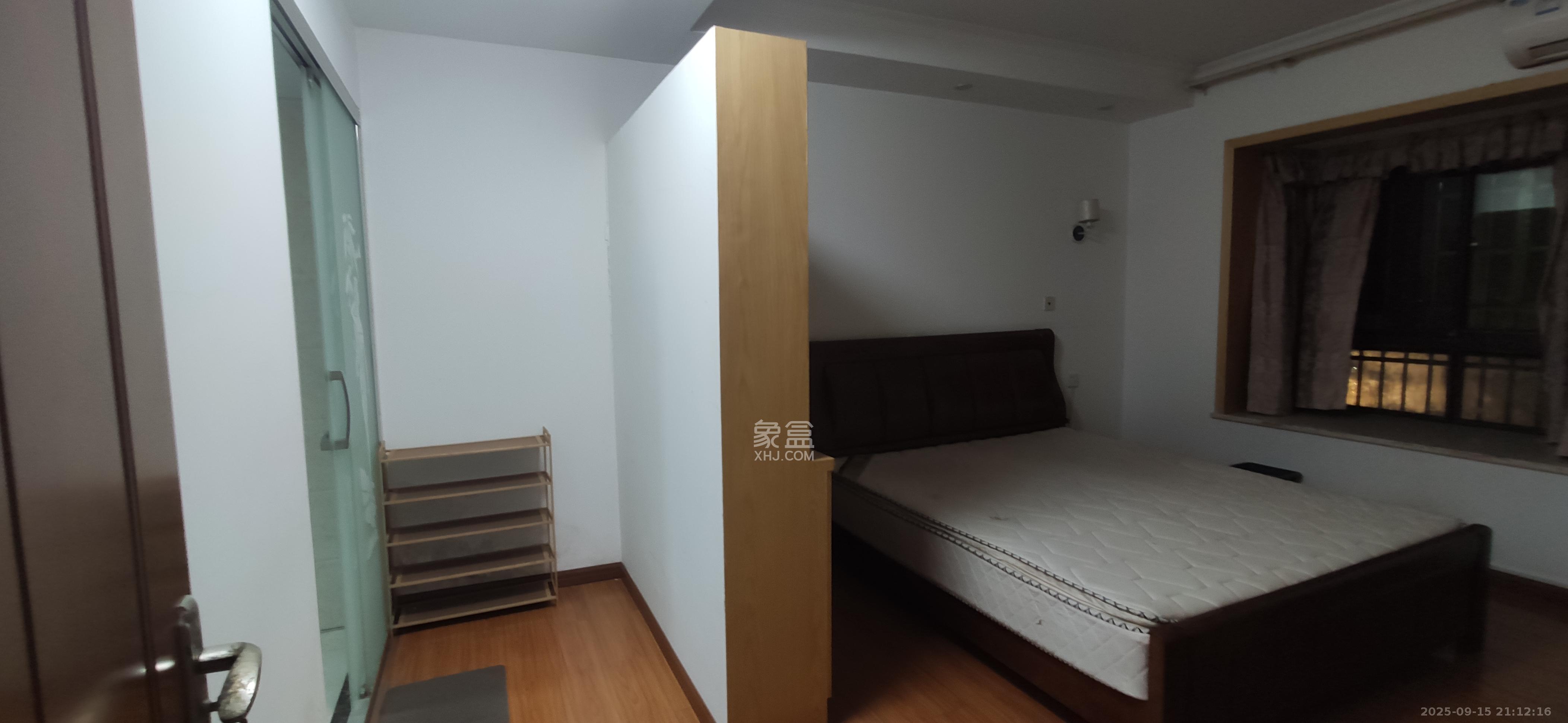 金南家园一期  3室2厅2卫    2200.0元/月室内图