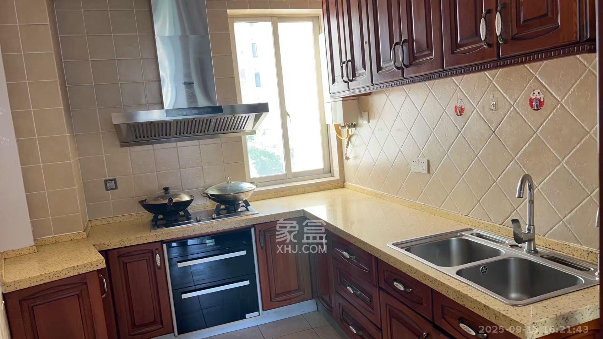 华雅花园 3室2厅2卫 3400.0元/月 华雅花园 3室2厅2卫 3400.0元/月室内图