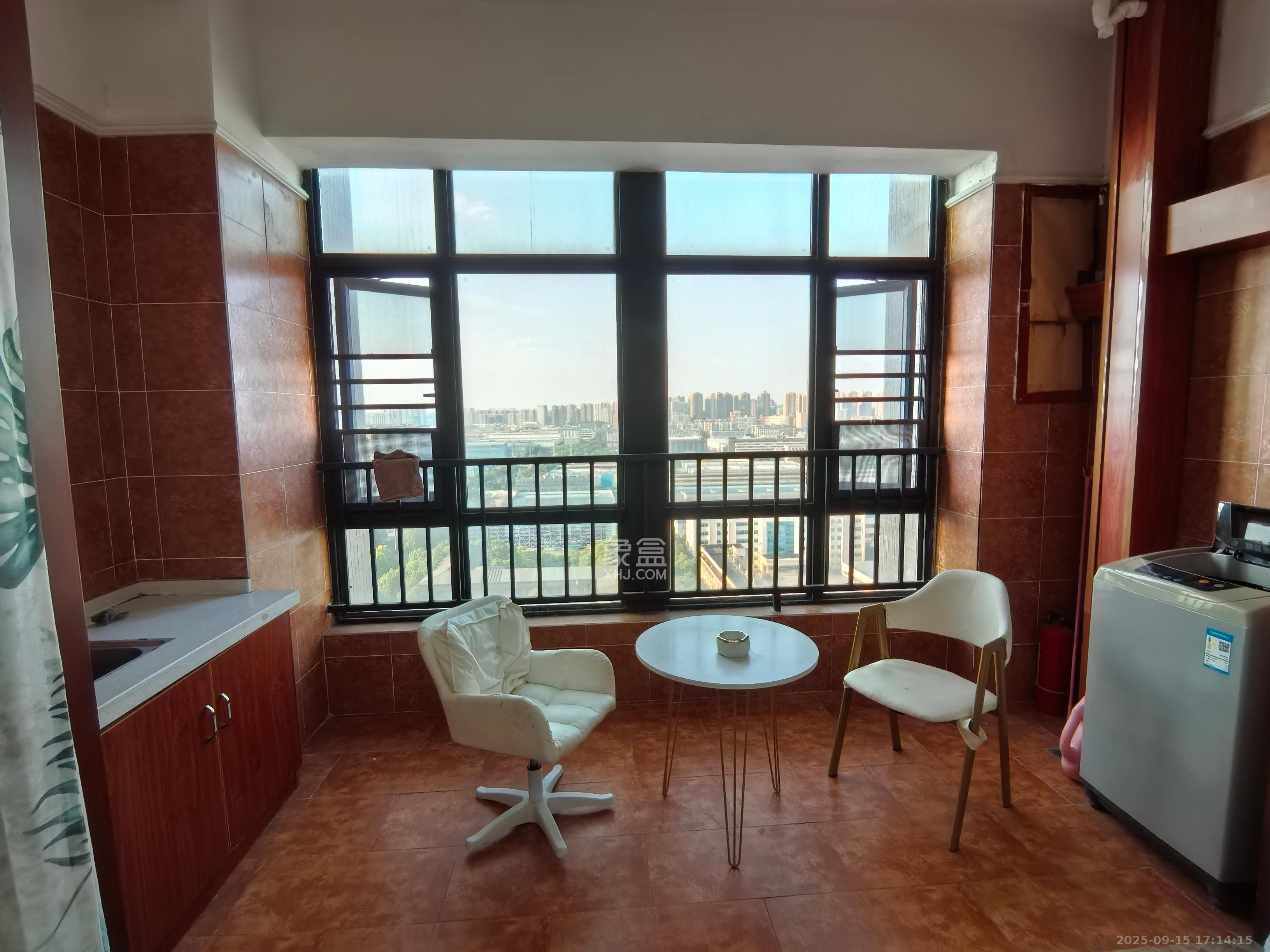 天元涉外景园B区 1室1厅1卫 1200.0元/月 天元涉外景园B区 1室1厅1卫 1200.0元/月室内图