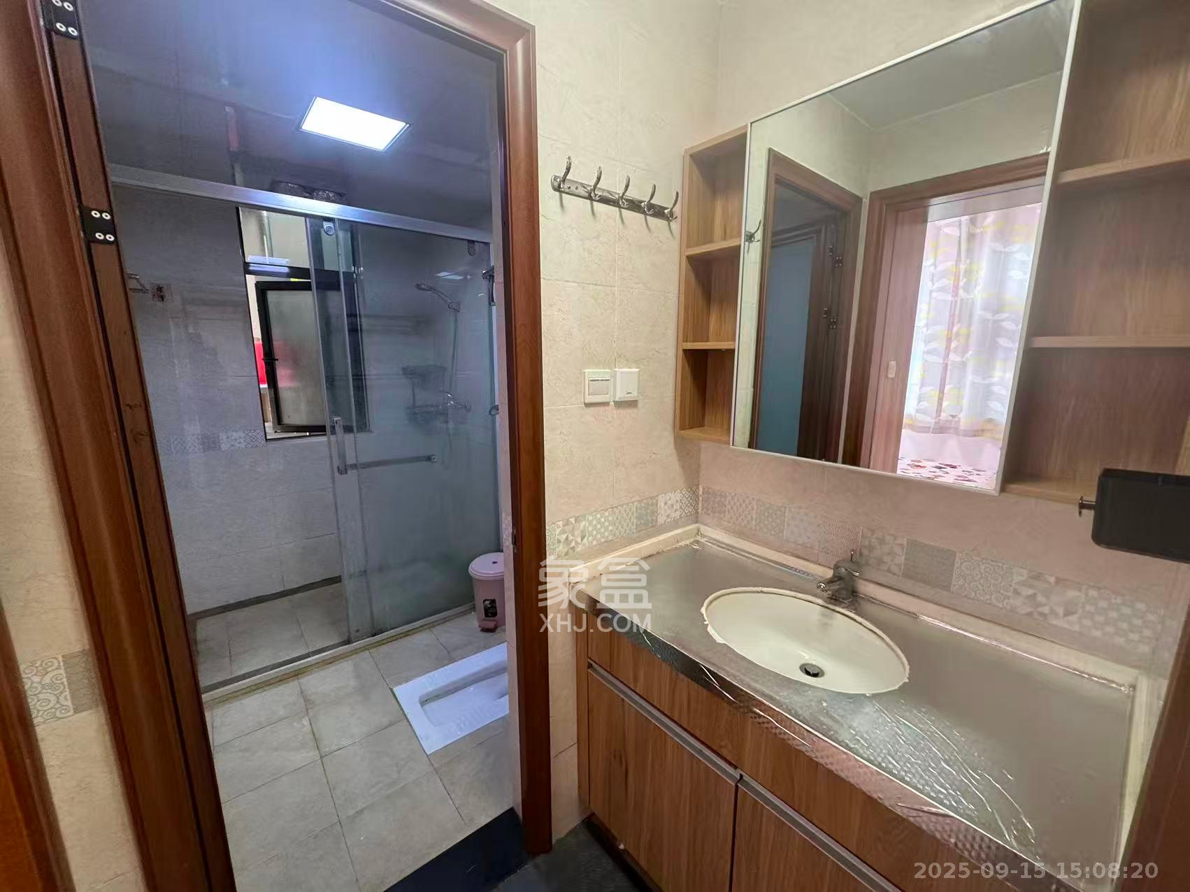 江山帝景哈佛  3室2厅1卫    2000.0元/月 江山帝景哈佛  3室2厅1卫    2000.0元/月室内图