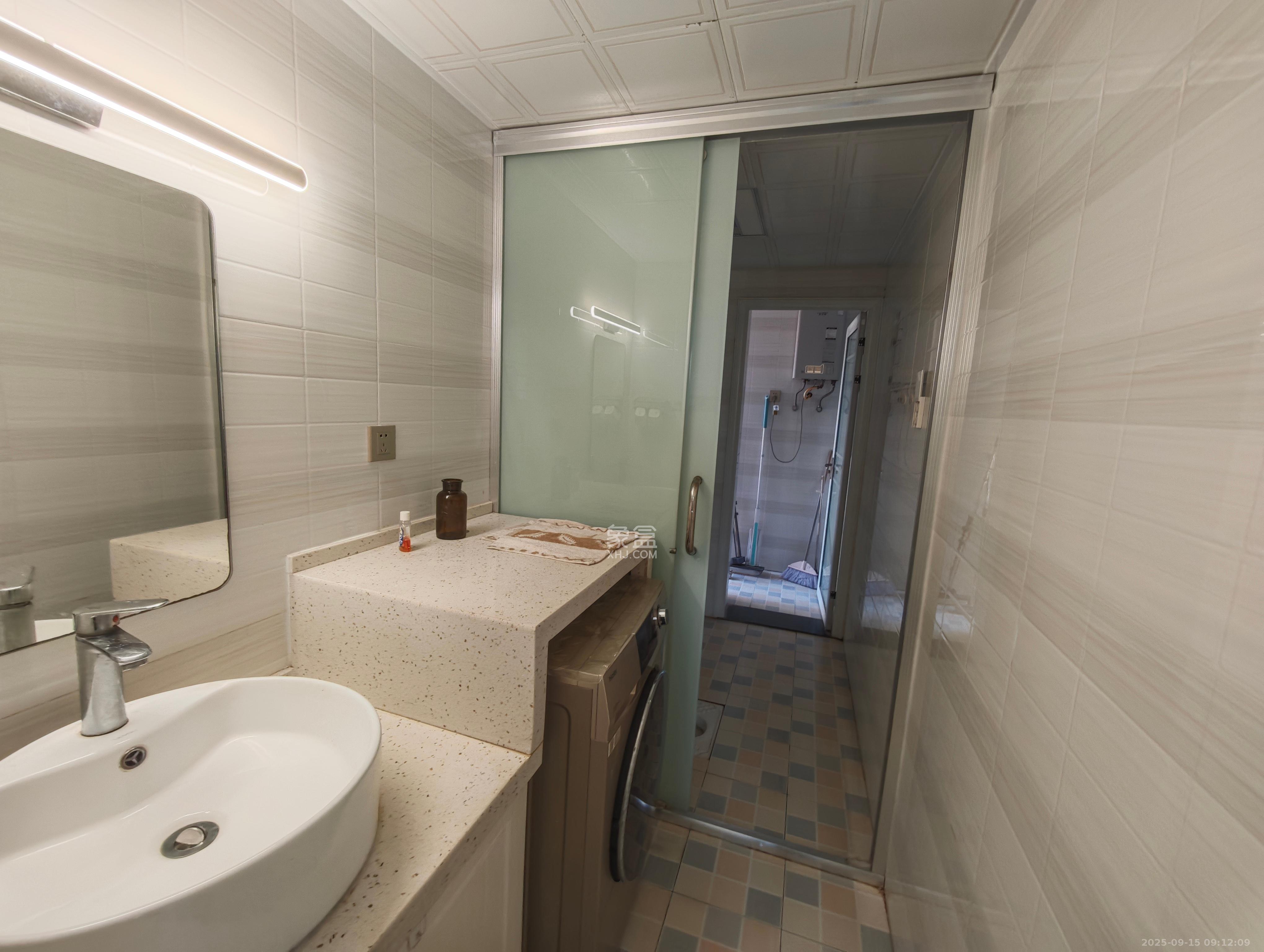 华润五彩城 4室2厅2卫 2800.0元/月 华润五彩城 4室2厅2卫 2800.0元/月室内图