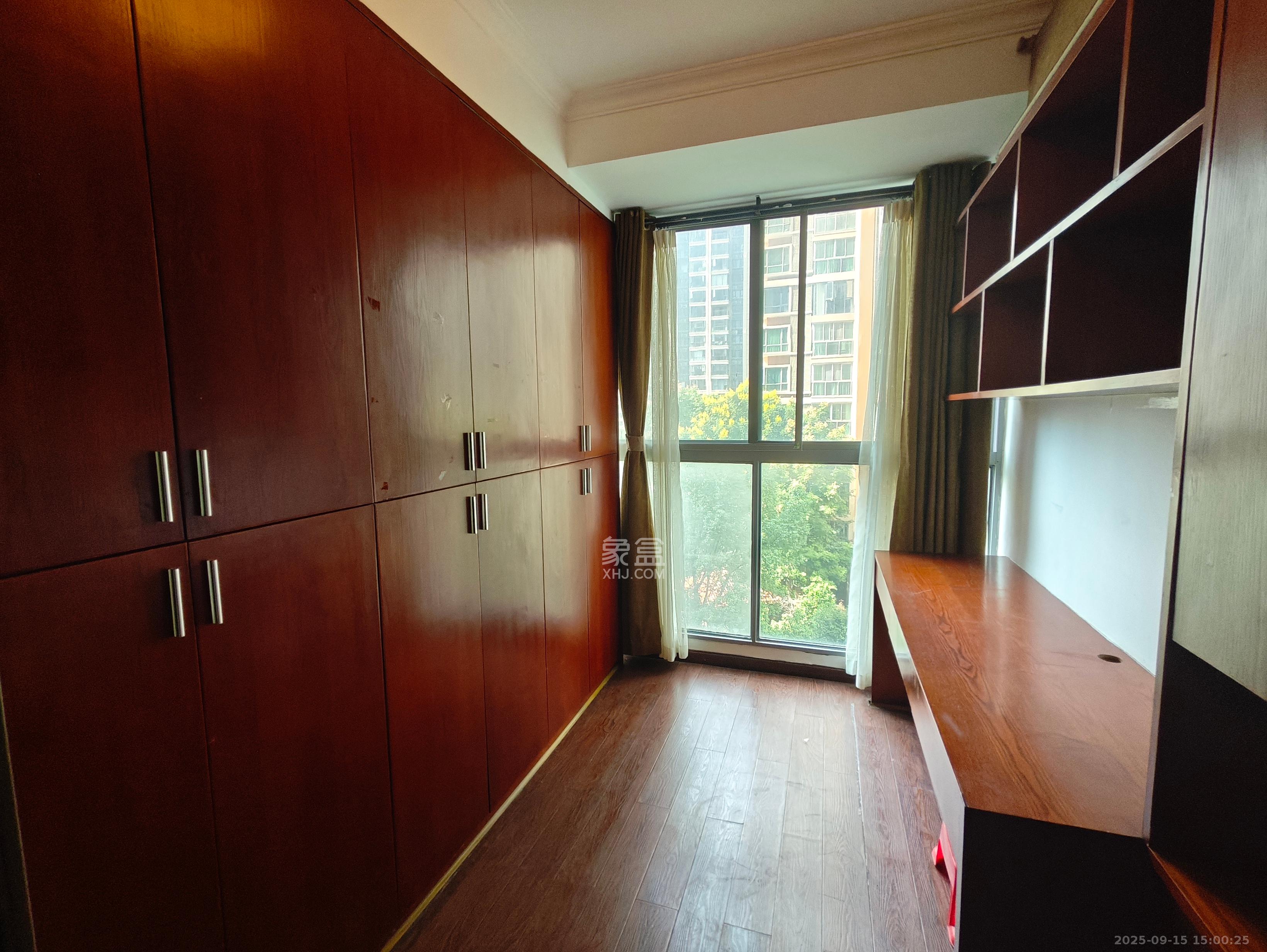 新城新世界一二三期 3室2厅1卫 2300.0元/月 新城新世界一二三期 3室2厅1卫 2300.0元/月室内图