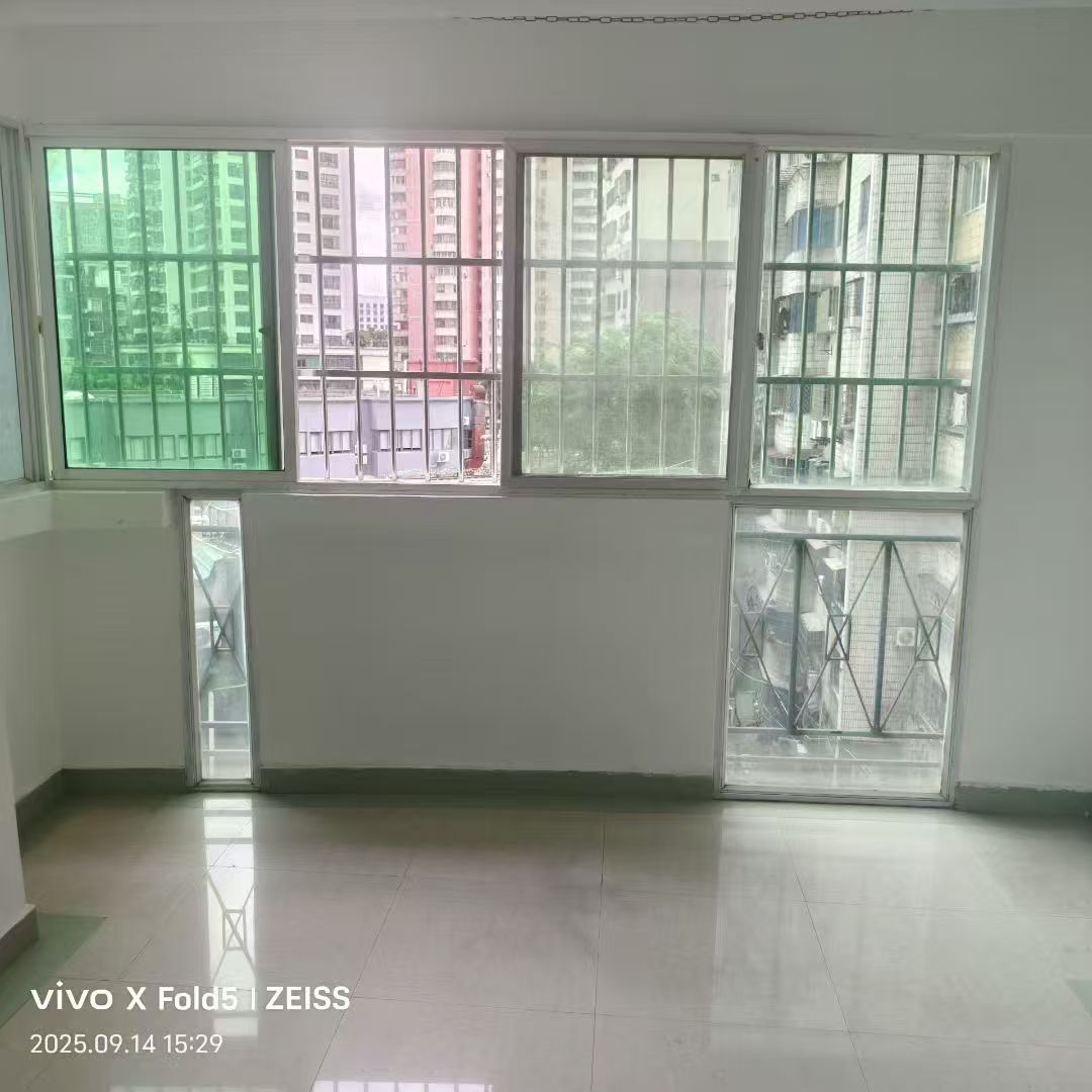 高路华小区 3室2厅2卫 125.0万 高路华小区 3室2厅2卫 125.0万室内图