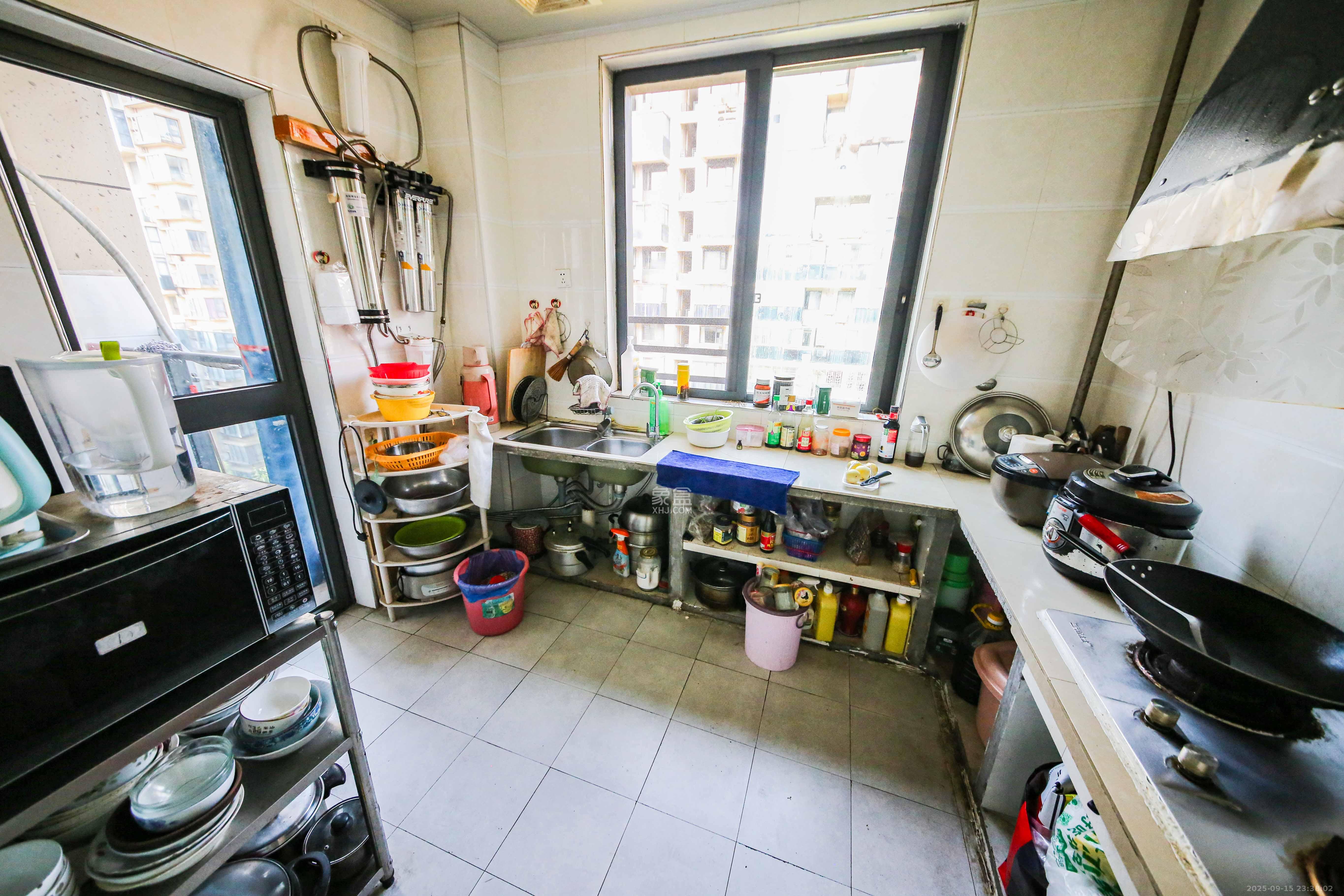 博林金谷  3室2厅2卫    120.8万厨房