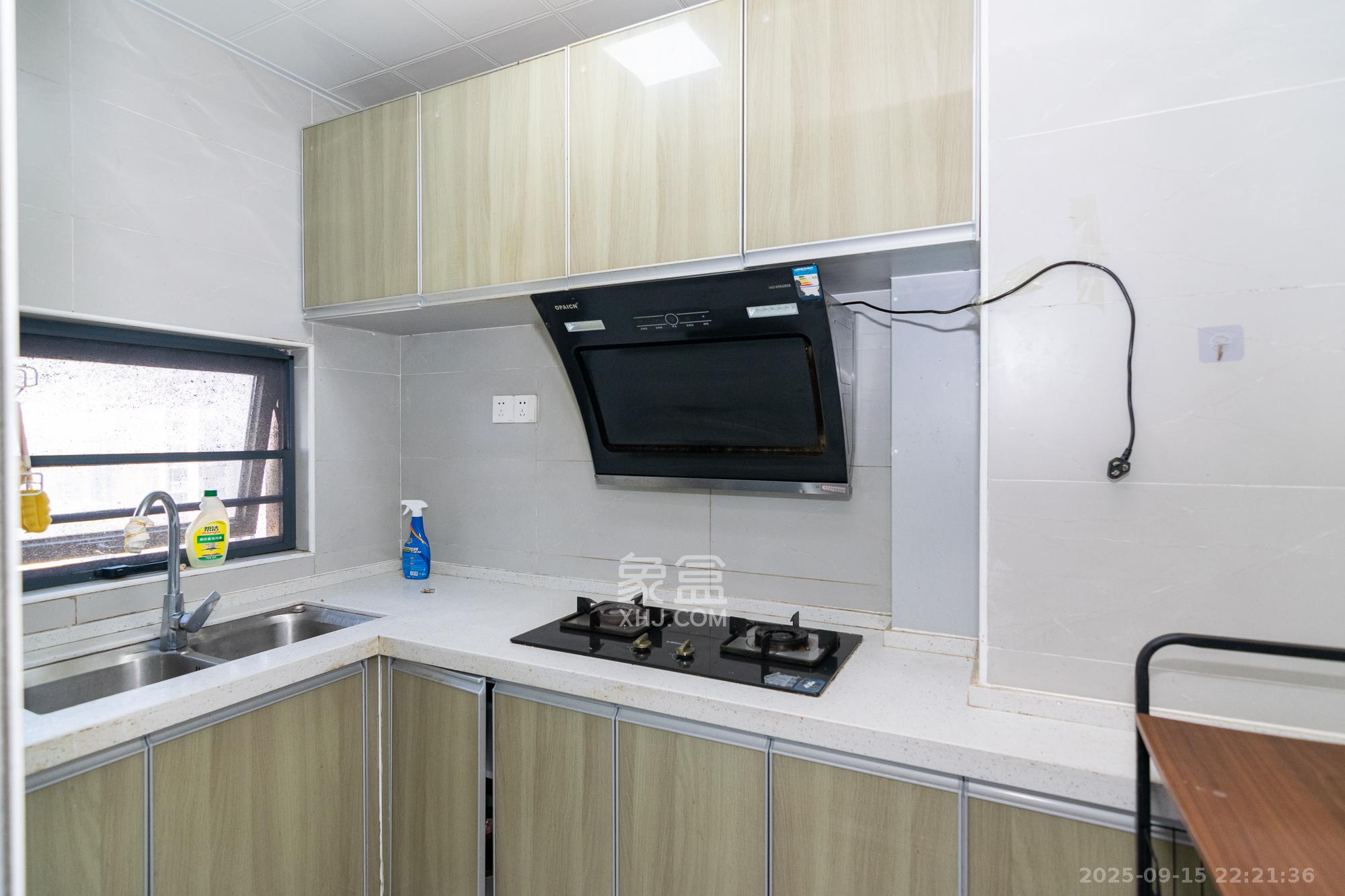 中粮鸿云  3室2厅2卫    60.0万厨房