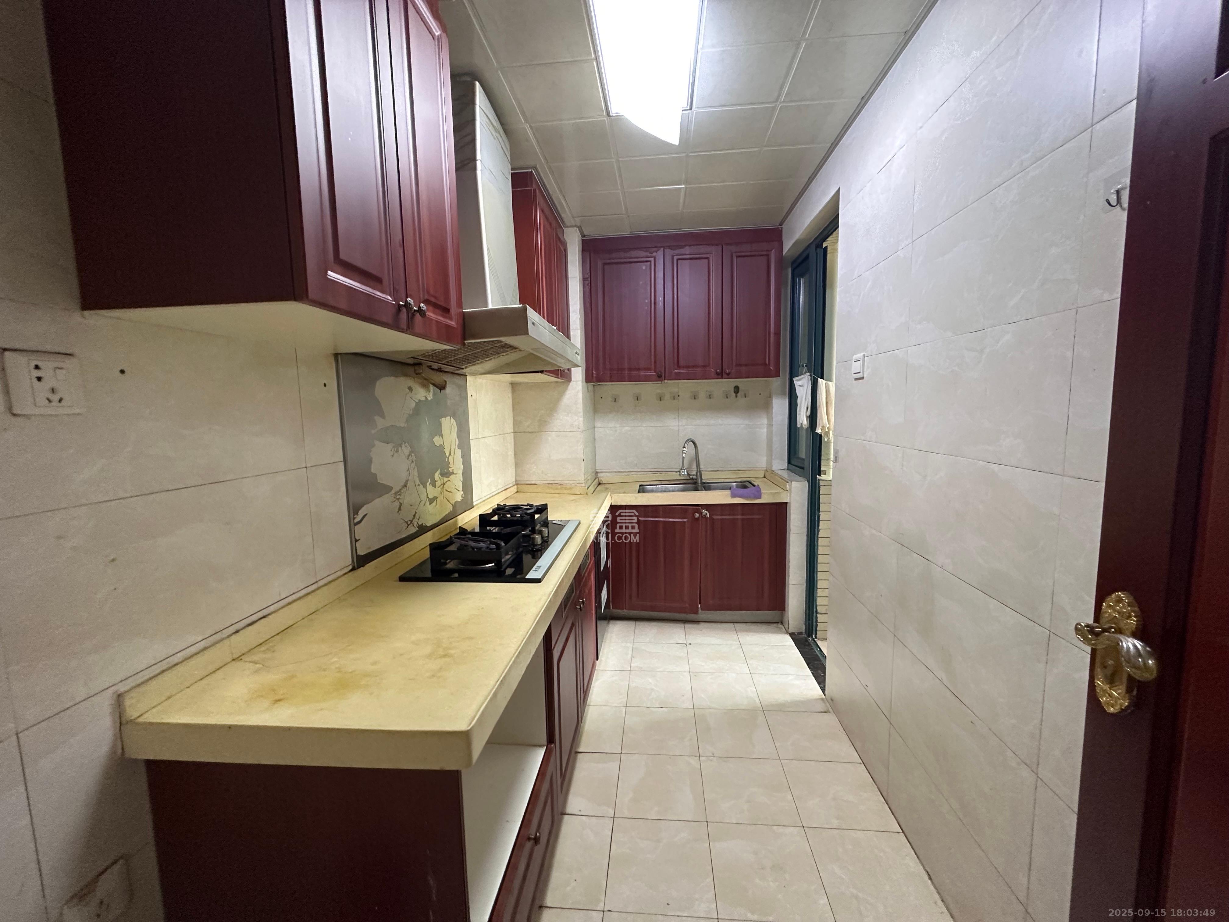 恒大雅苑 3室2厅2卫 2700.0元/月 恒大雅苑 3室2厅2卫 2700.0元/月室内图