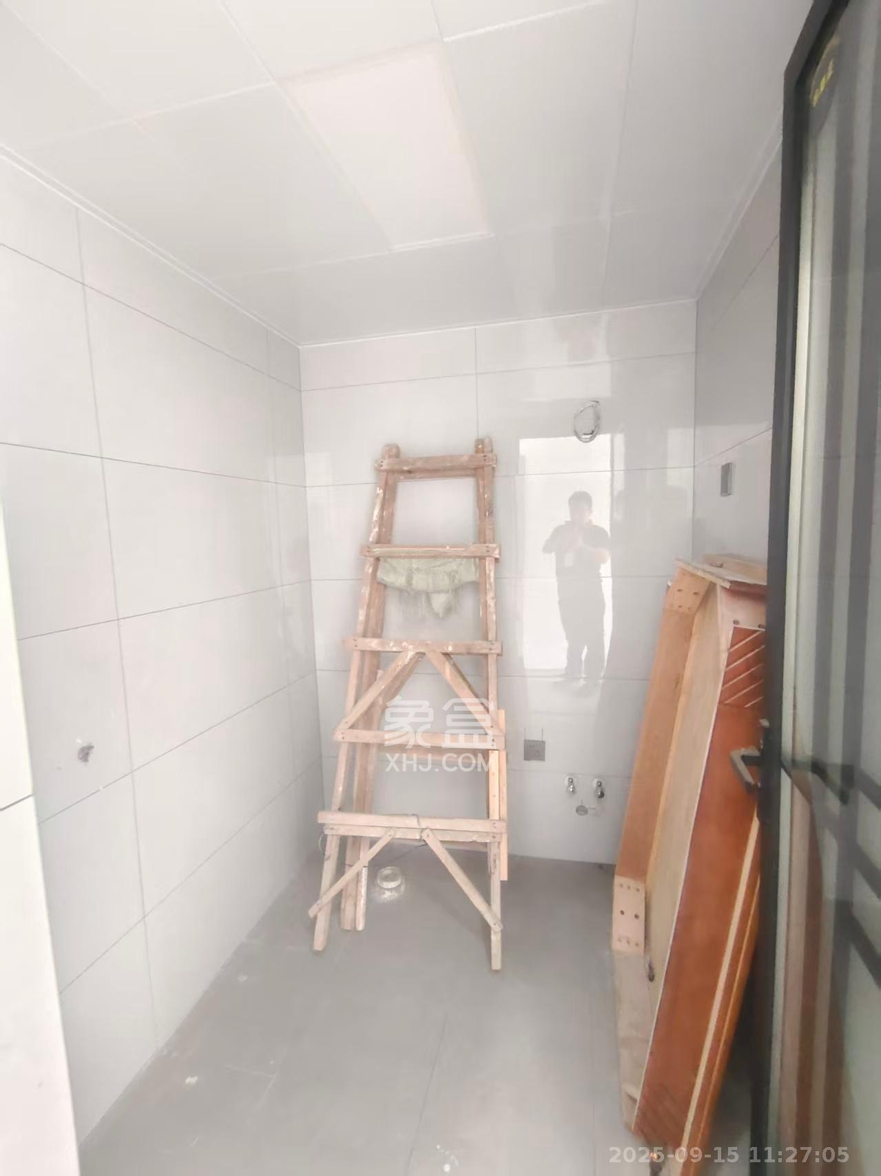 荣盛城 4室2厅2卫 2000.0元/月 荣盛城 4室2厅2卫 2000.0元/月室内图