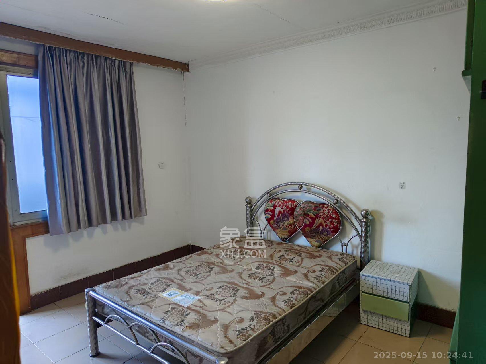 荷花园市直教师村（长沙市教育局直属教师二村）  1室2厅1卫    1800.0元/月室内图