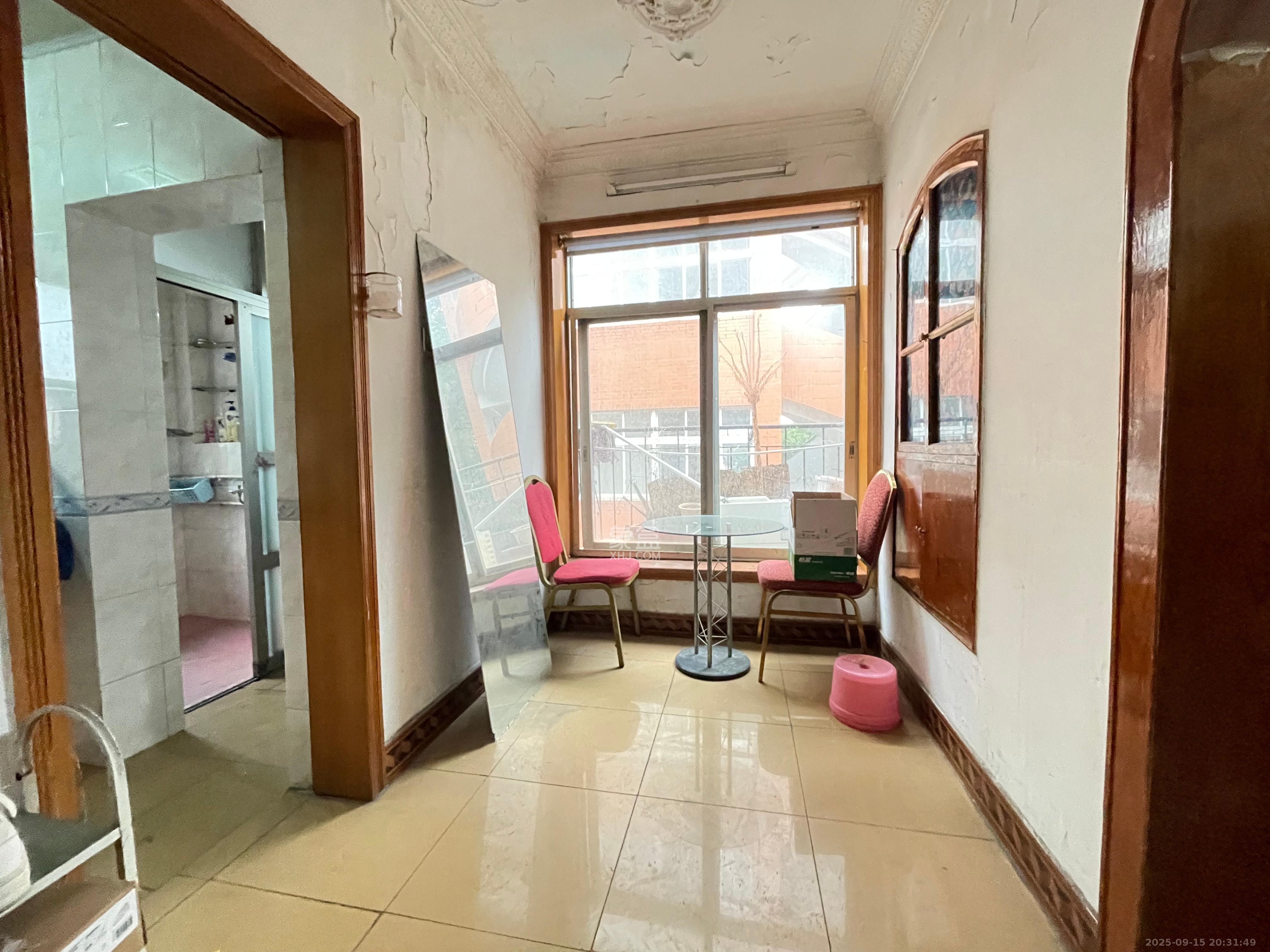 省肉食水产总公司宿舍 2室1厅1卫 1500.0元/月 省肉食水产总公司宿舍 2室1厅1卫 1500.0元/月室内图