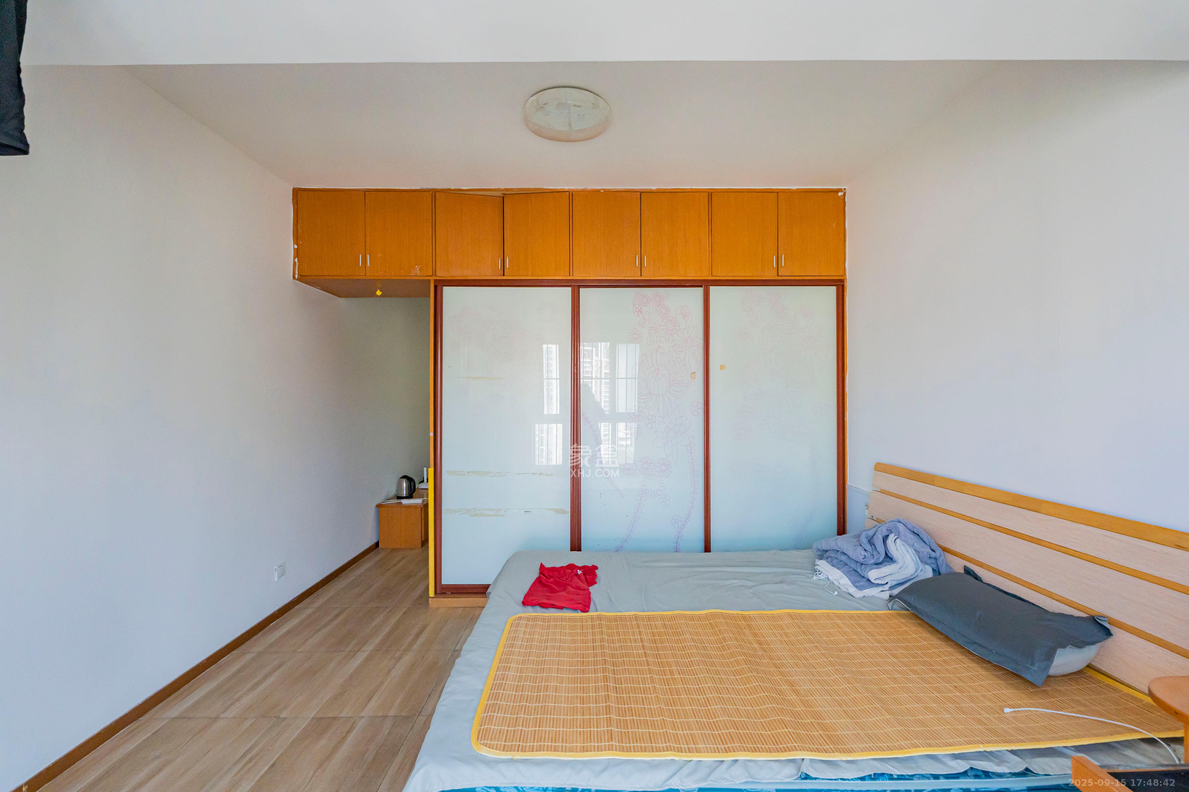 伍家岭生活广场  1室1厅1卫    26.8万卧室