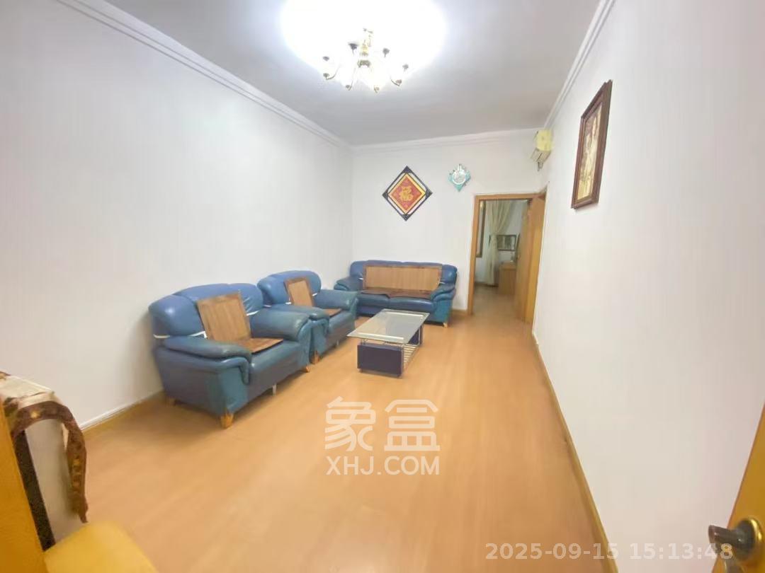 湘农桥社区  3室2厅2卫    2000.0元/月室内图