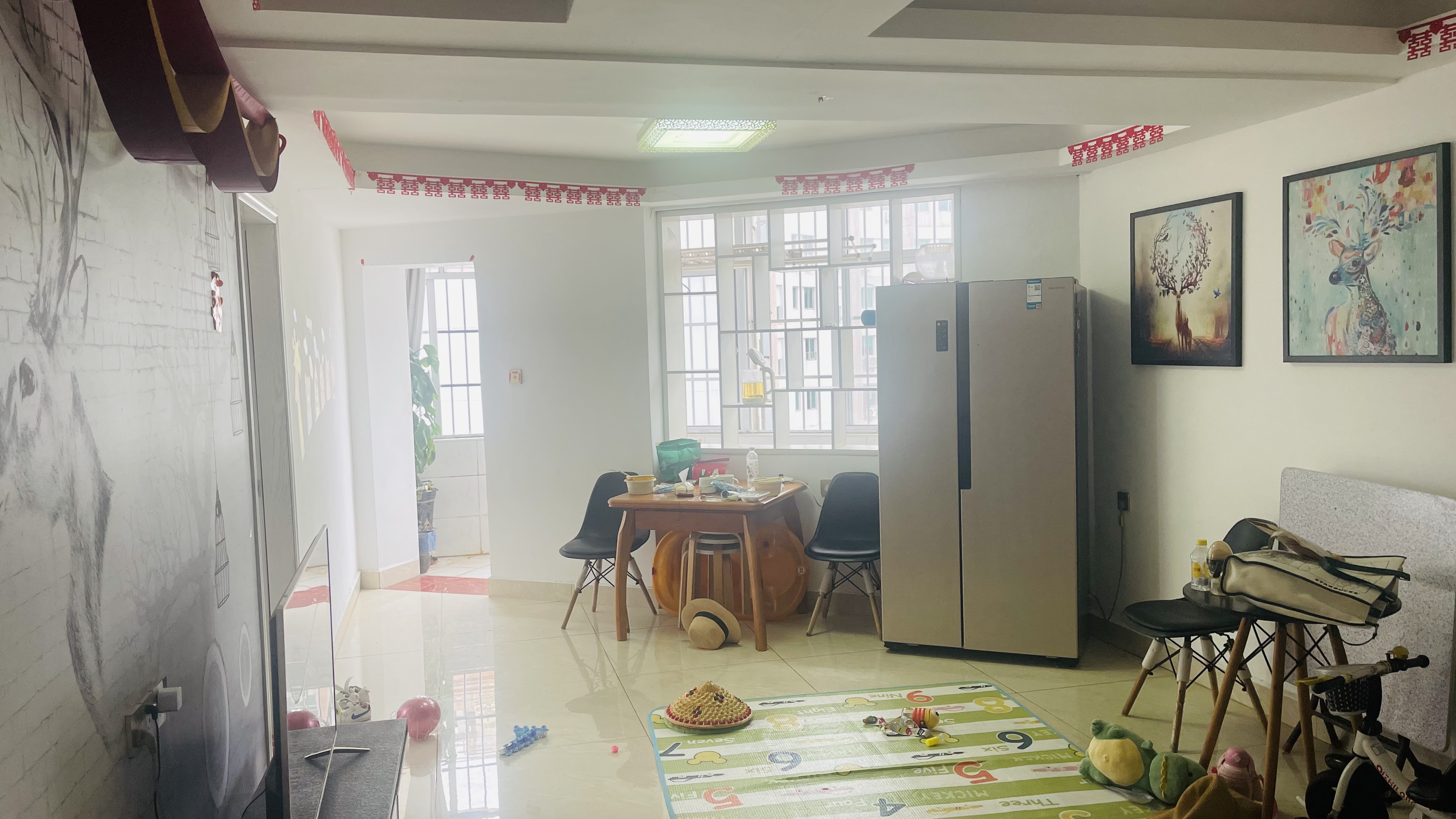 港苑小区 3室2厅1卫 2200.0元/月 港苑小区 3室2厅1卫 2200.0元/月室内图