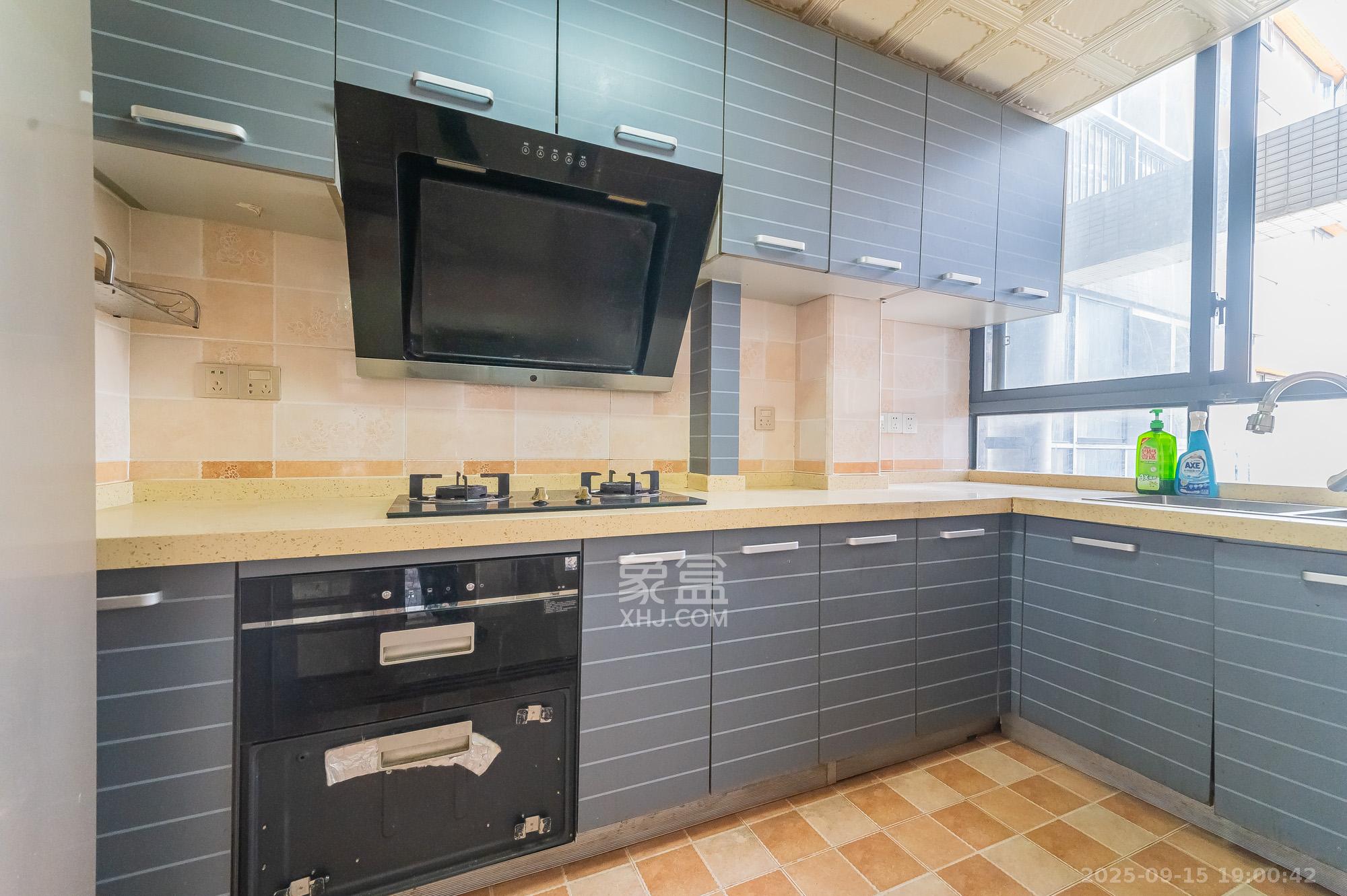 恒基凯旋门一二期 3室2厅1卫 68.8万 恒基凯旋门一二期 3室2厅1卫 68.8万厨房