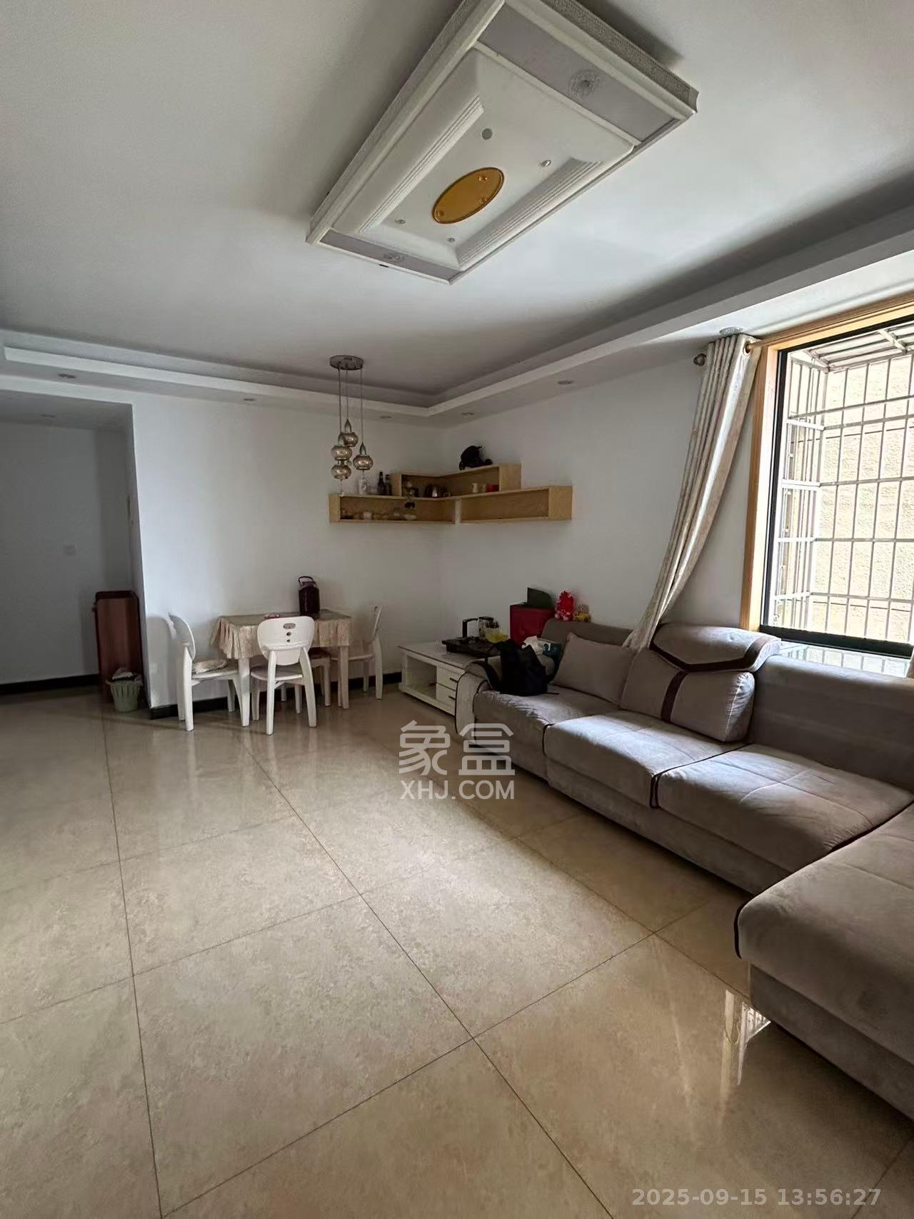 尊邸华庭  1室2厅1卫    2100.0元/月室内图