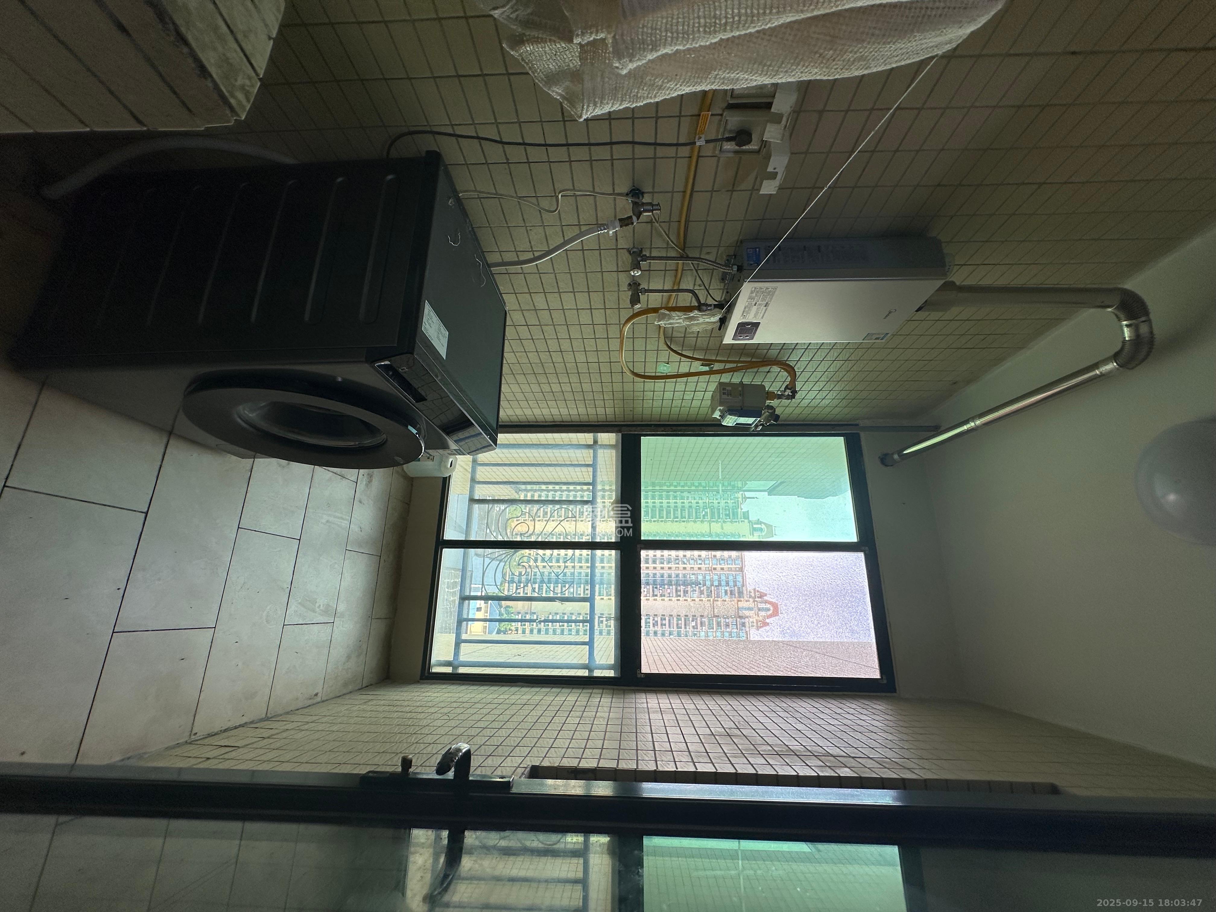 恒大雅苑  3室2厅2卫   2700.00元/月室内图