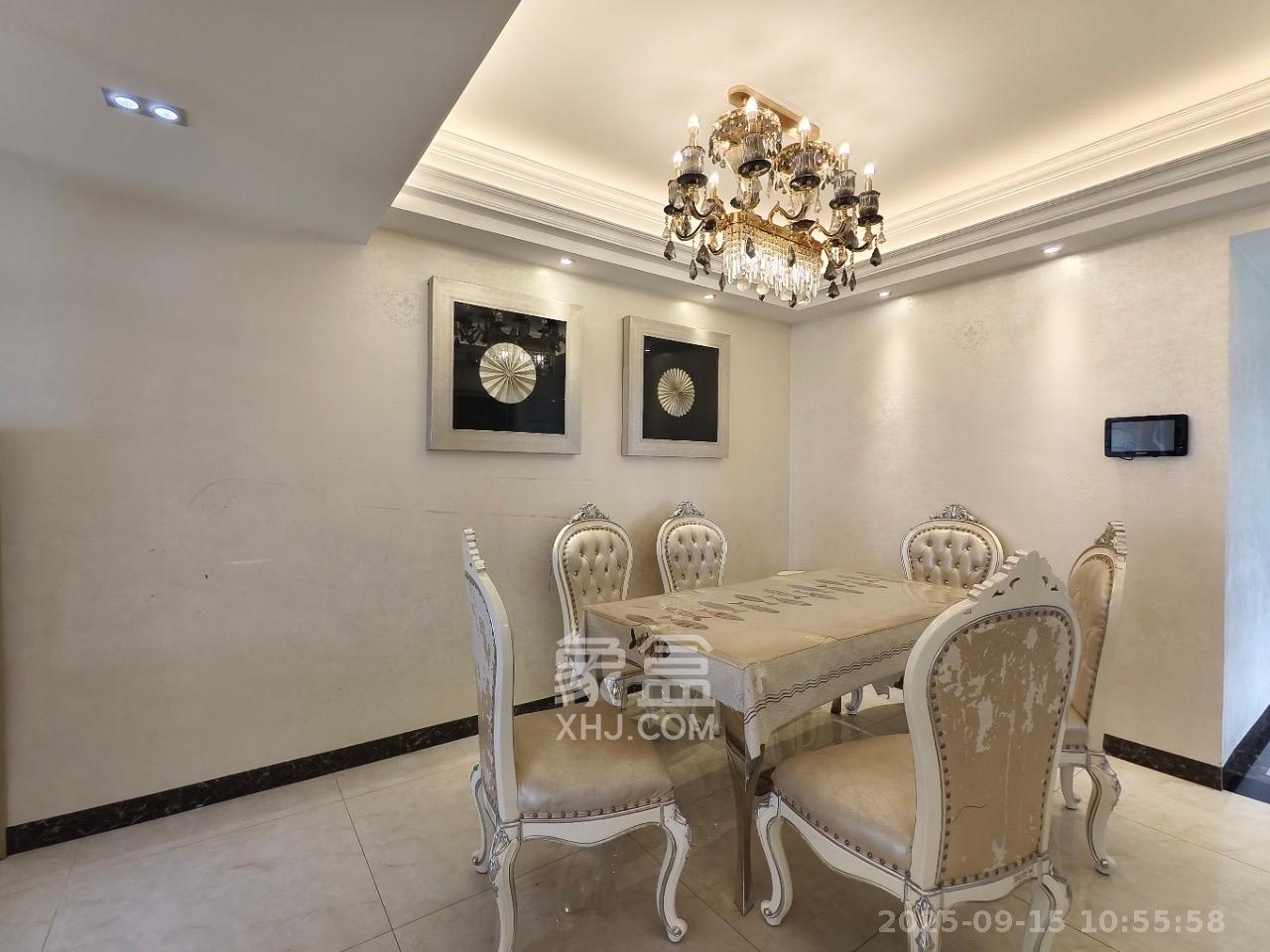 红橡华园(菲莎公馆)  3室2厅2卫    5500.0元/月室内图