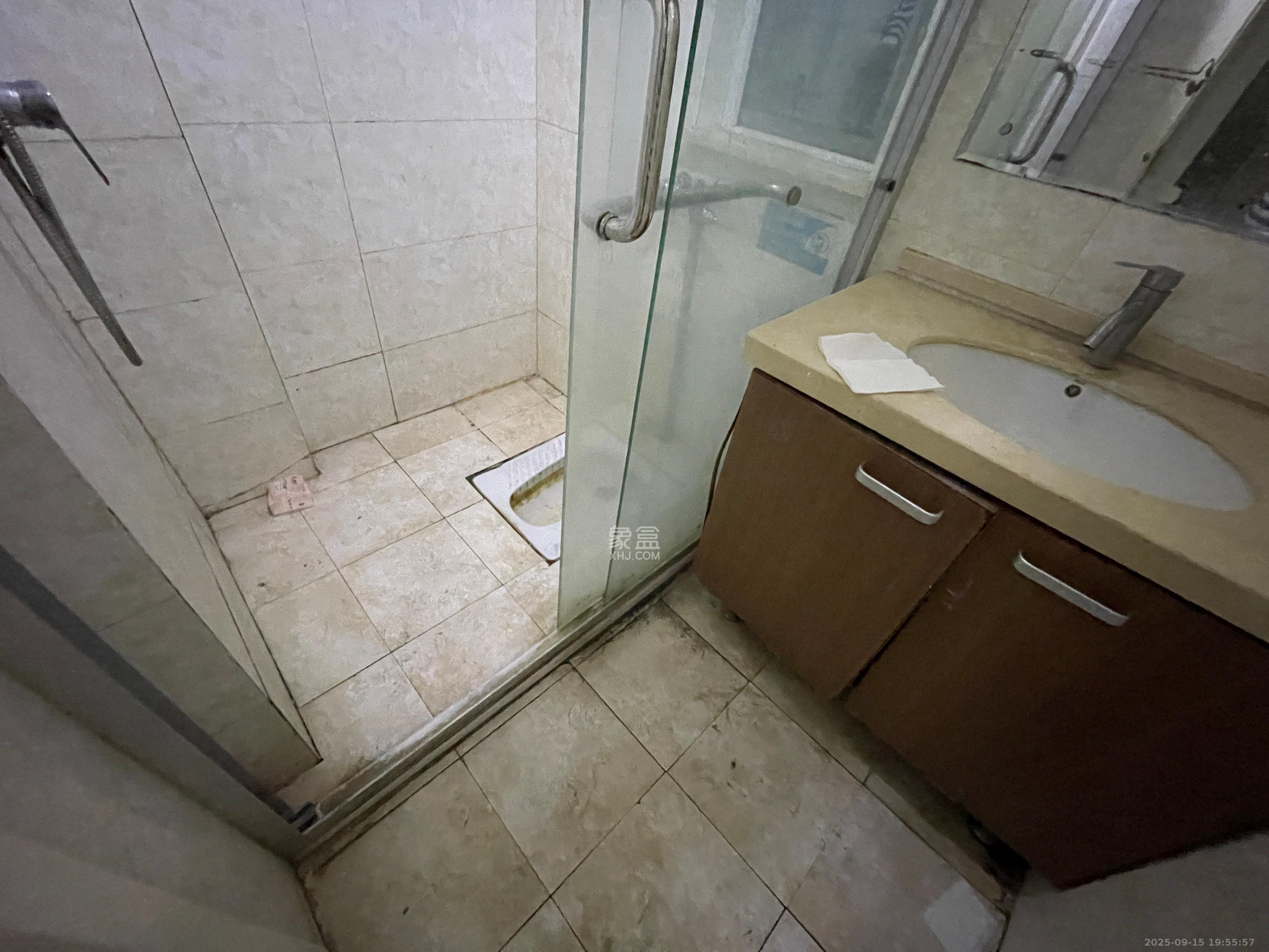 联美品格 4室1厅2卫 1800.0元/月 联美品格 4室1厅2卫 1800.0元/月室内图