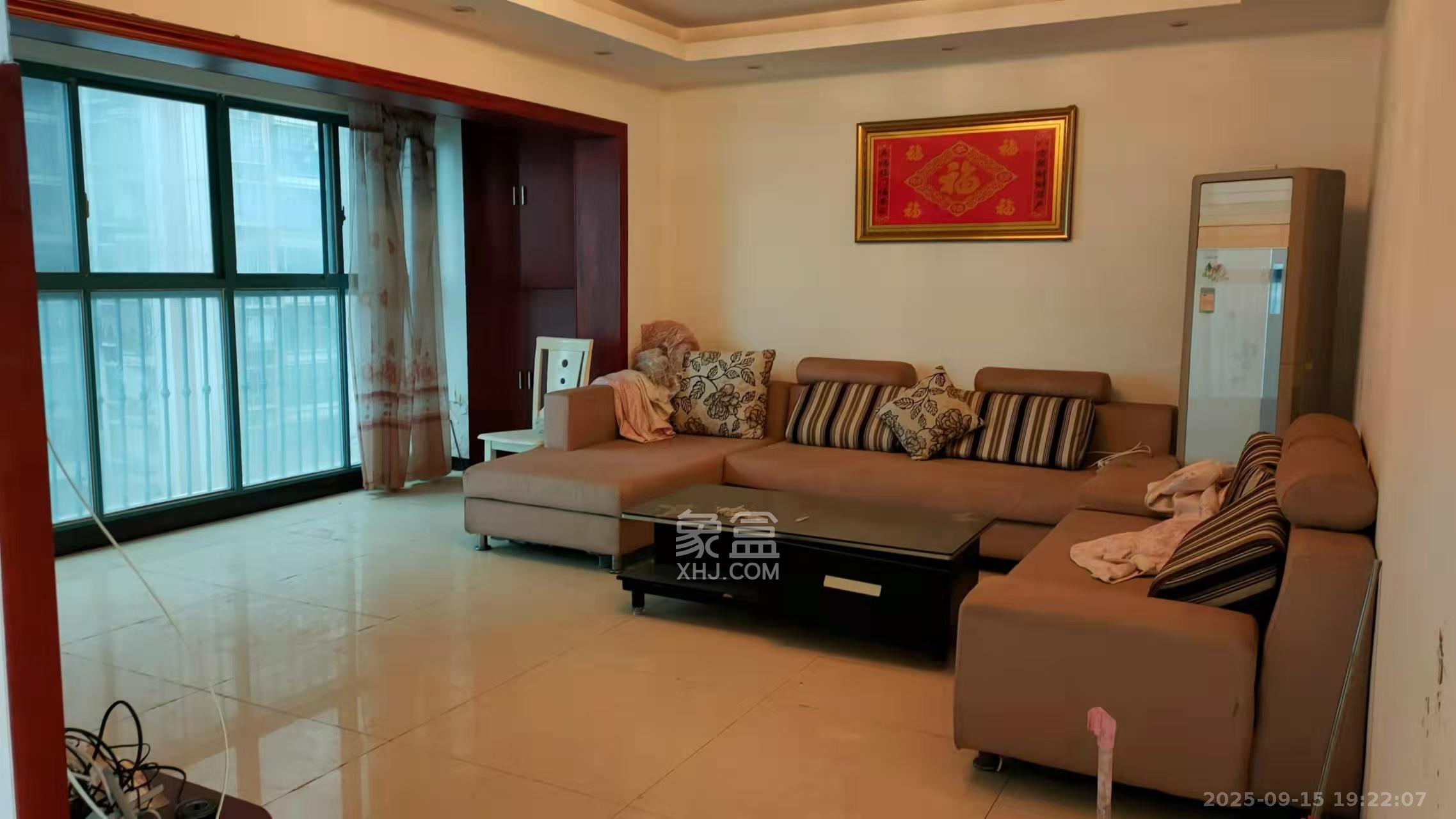 蝴蝶谷 4室2厅2卫 2000.0元/月 蝴蝶谷 4室2厅2卫 2000.0元/月室内图