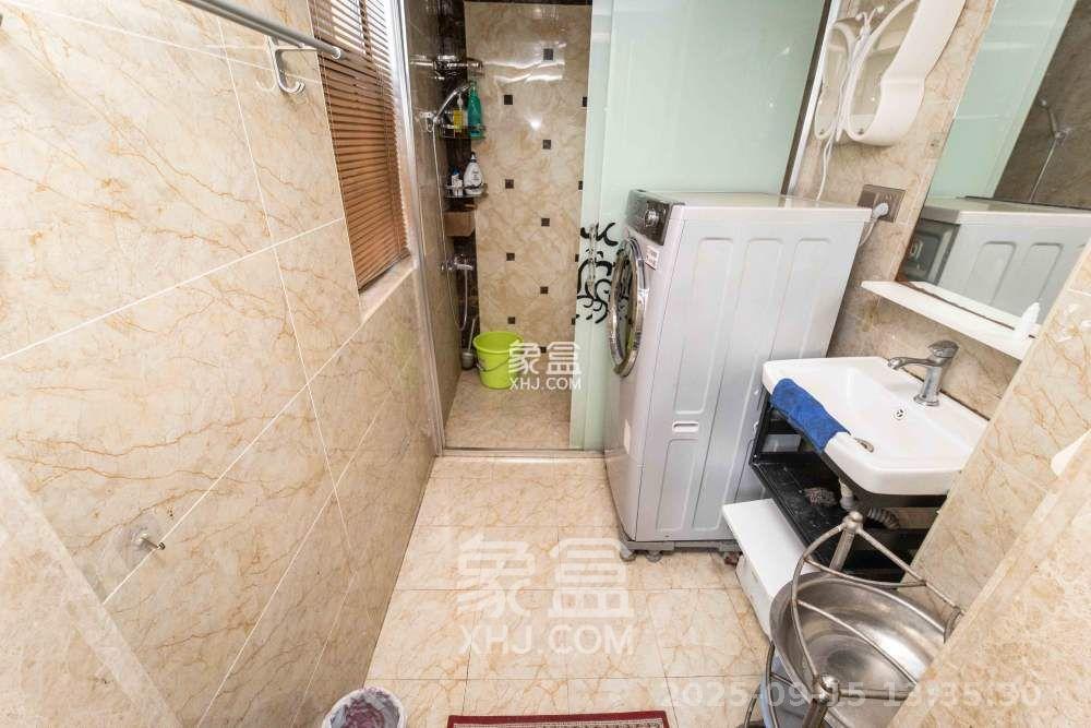 红橡华园(菲莎公馆)  3室2厅2卫    4000.0元/月室内图