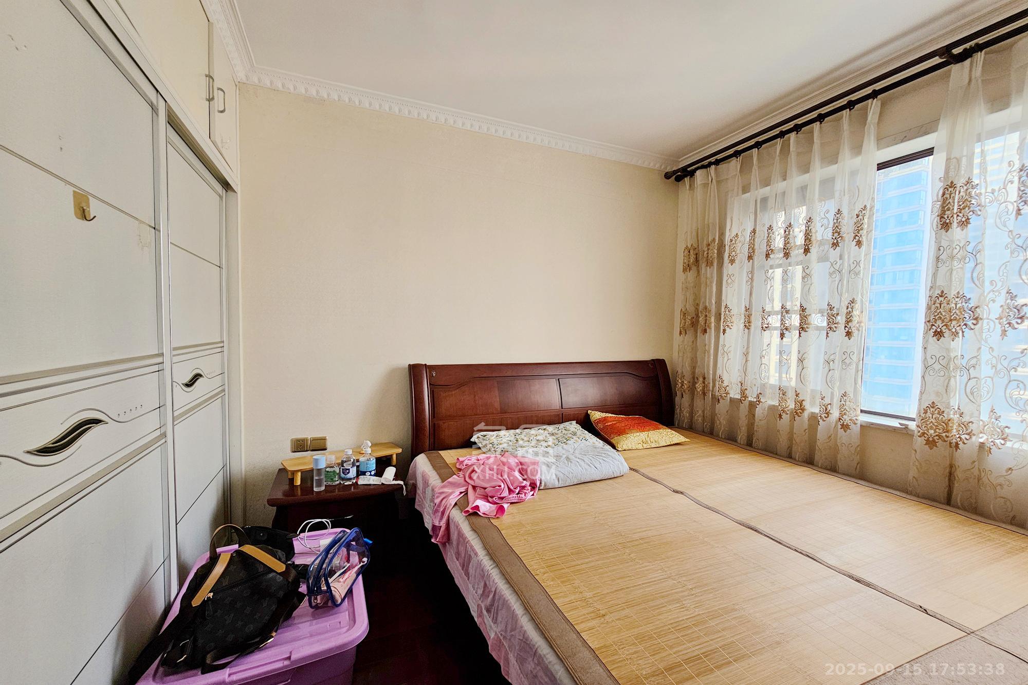 雨花公馆(紫苔名苑)  4室2厅2卫    155.0万卧室