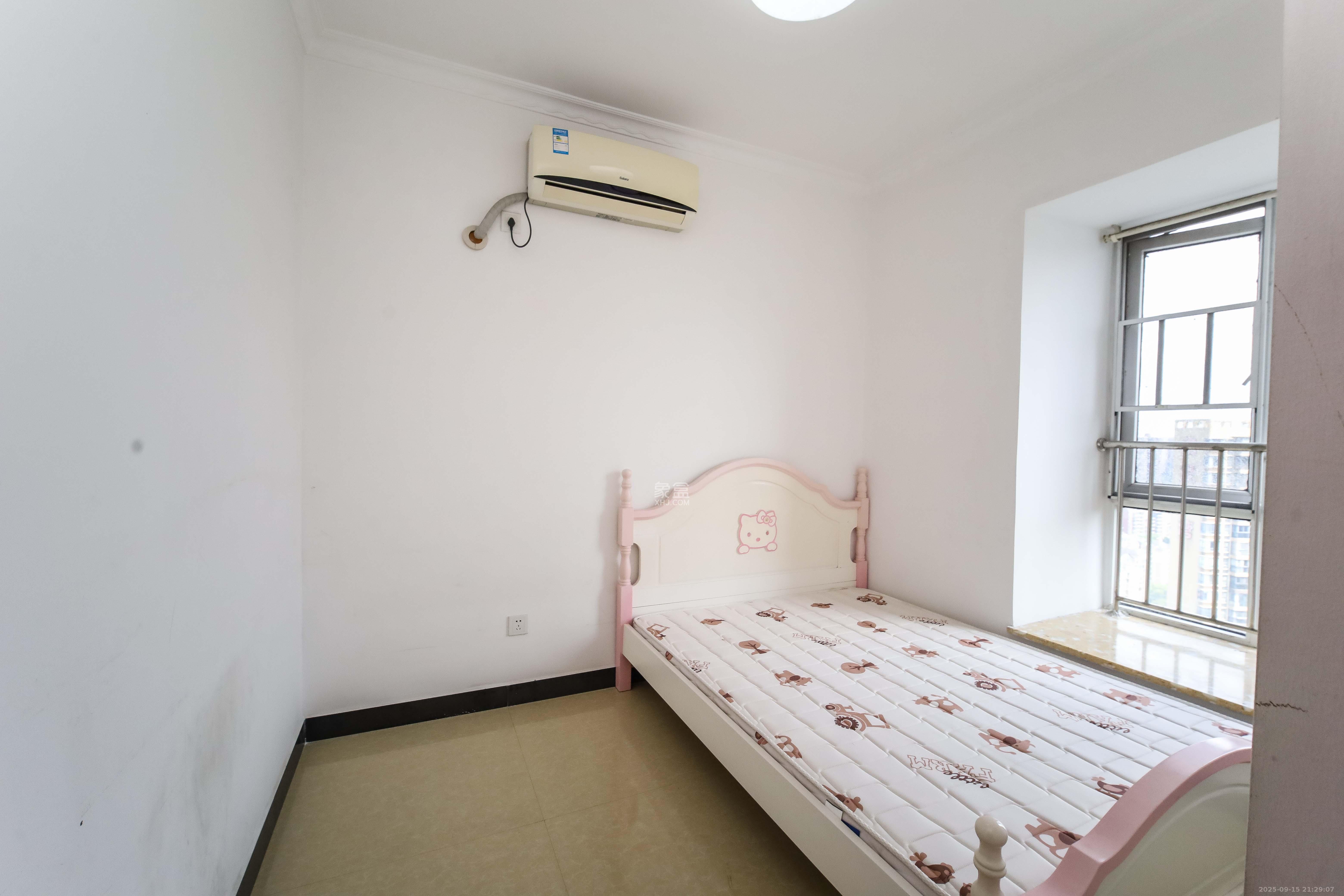 泊爱蓝湾 2室2厅1卫 65.0万 泊爱蓝湾 2室2厅1卫 65.0万卧室