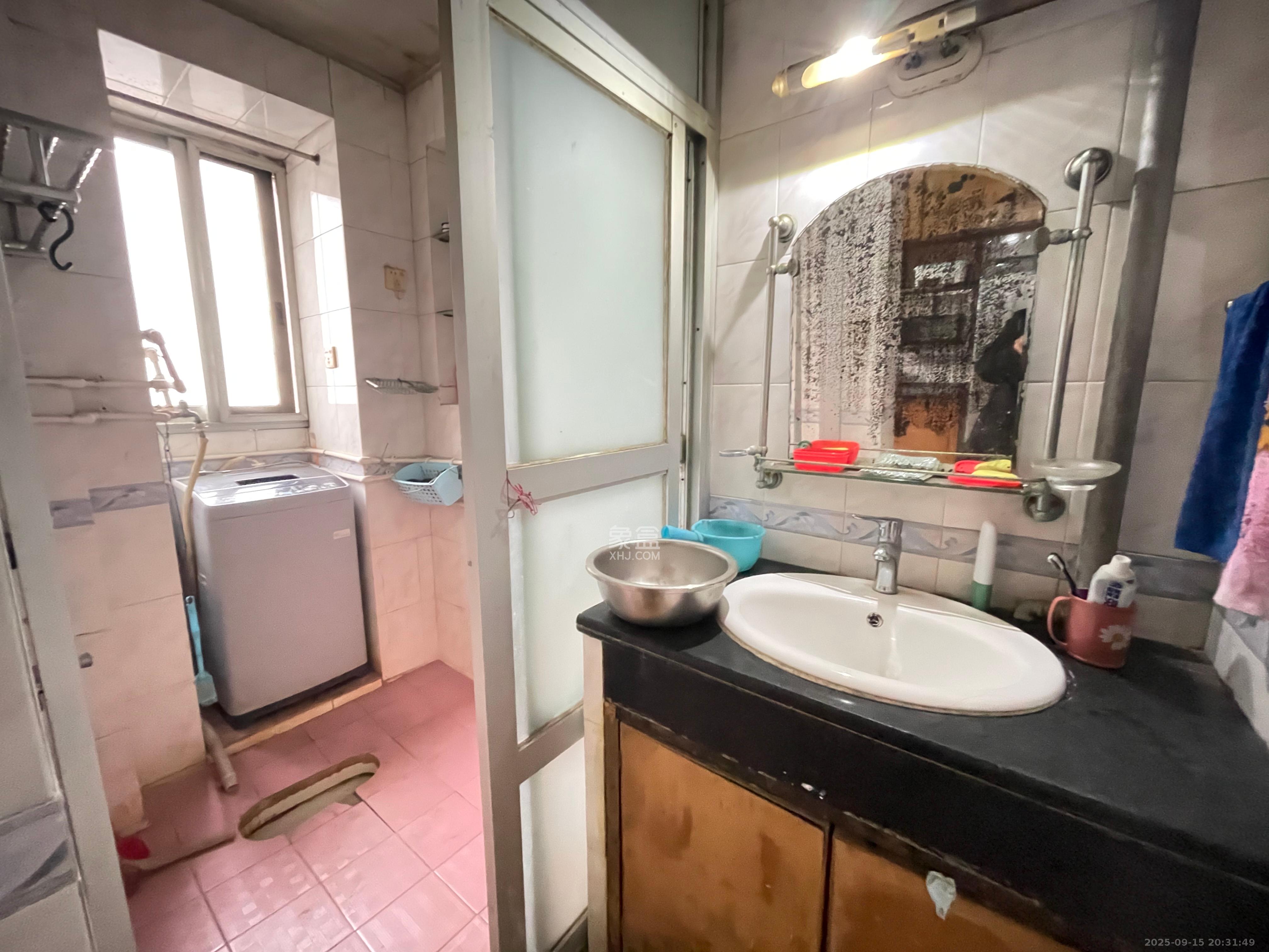 省肉食水产总公司宿舍 2室1厅1卫 1500.0元/月 省肉食水产总公司宿舍 2室1厅1卫 1500.0元/月室内图