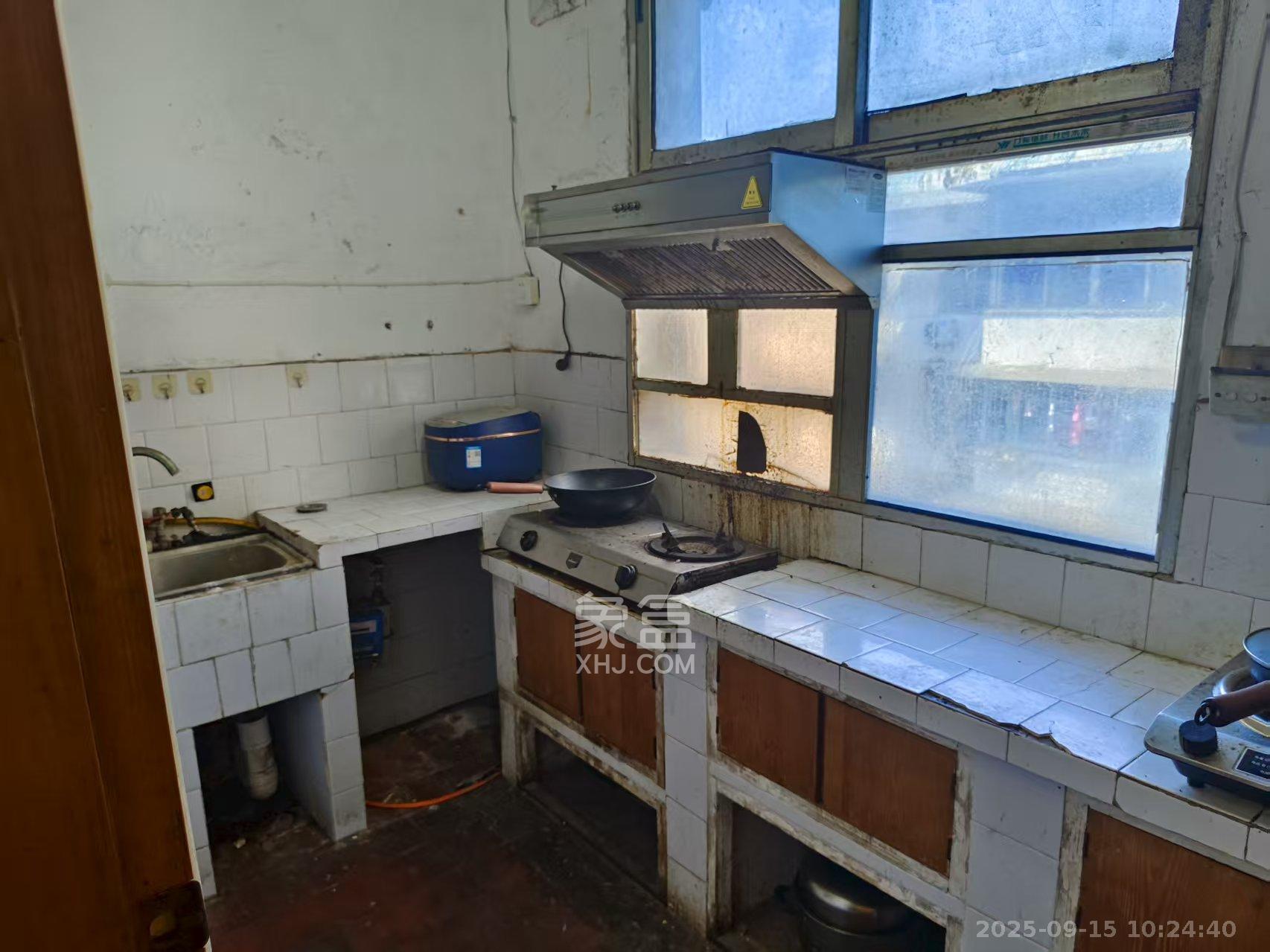 荷花园市直教师村（长沙市教育局直属教师二村）  1室2厅1卫    1800.0元/月室内图