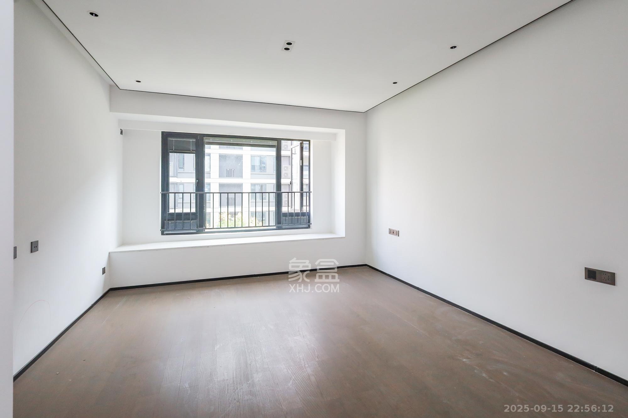 万科森林公园 4室2厅3卫 450.0万 万科森林公园 4室2厅3卫 450.0万卧室