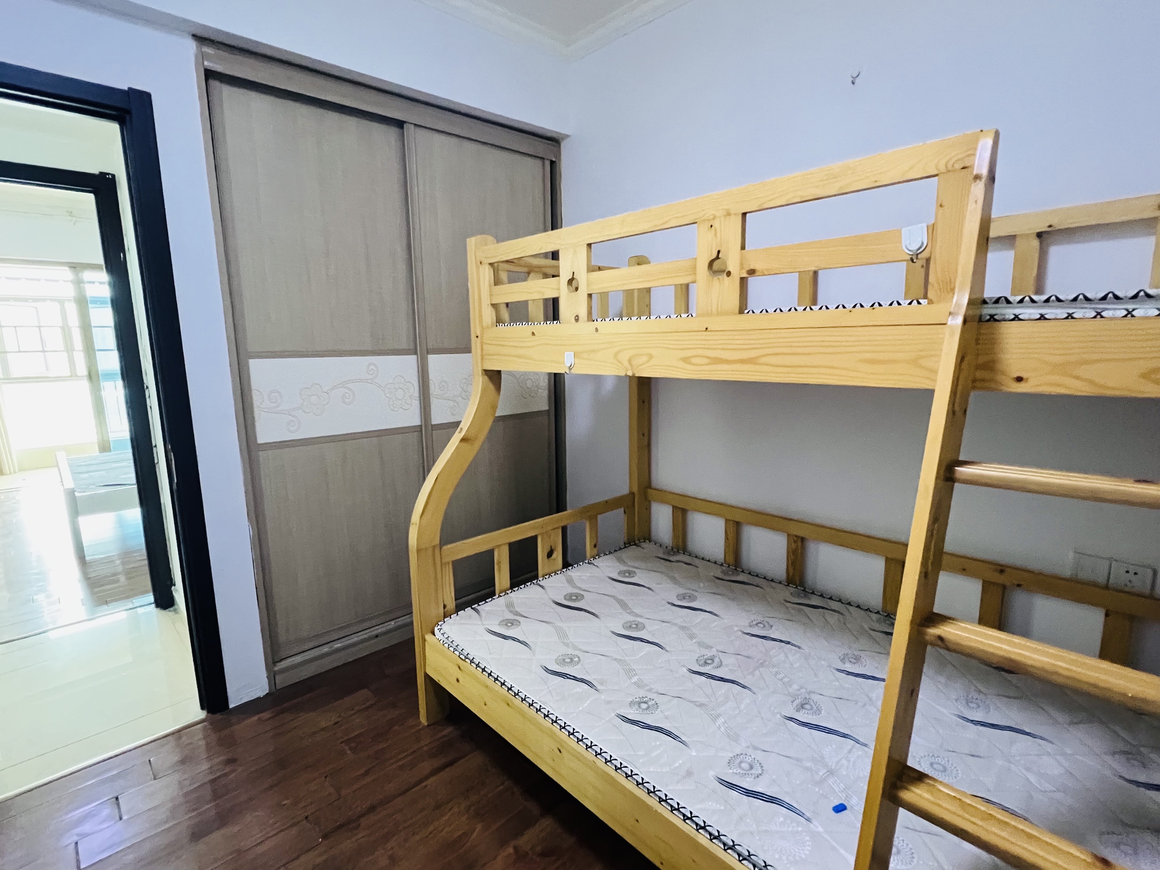 碧桂园 3室2厅1卫 1800.0元/月 碧桂园 3室2厅1卫 1800.0元/月室内图