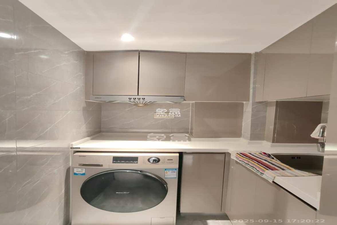 中一鲲出(鲲鹏府) 2室1厅1卫 2400.0元/月 中一鲲出(鲲鹏府) 2室1厅1卫 2400.0元/月室内图