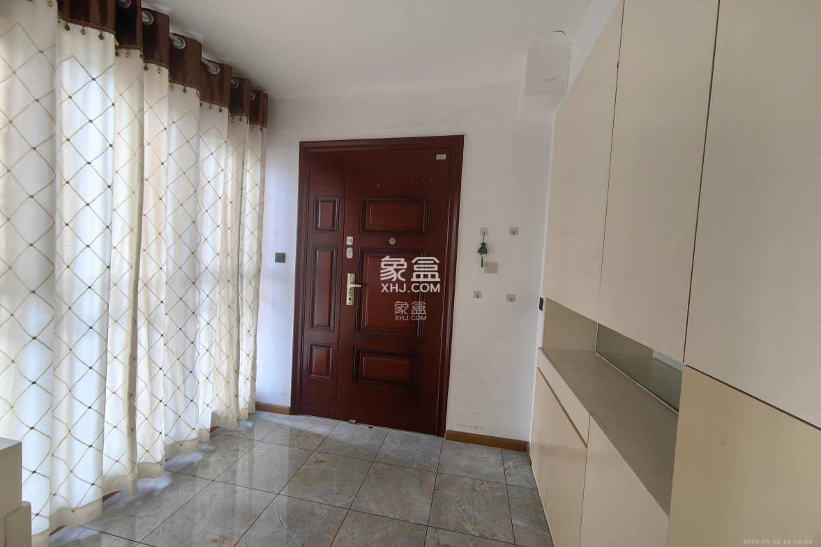 第六都(陆都小区) 3室2厅2卫 4500.0元/月 第六都(陆都小区) 3室2厅2卫 4500.0元/月室内图