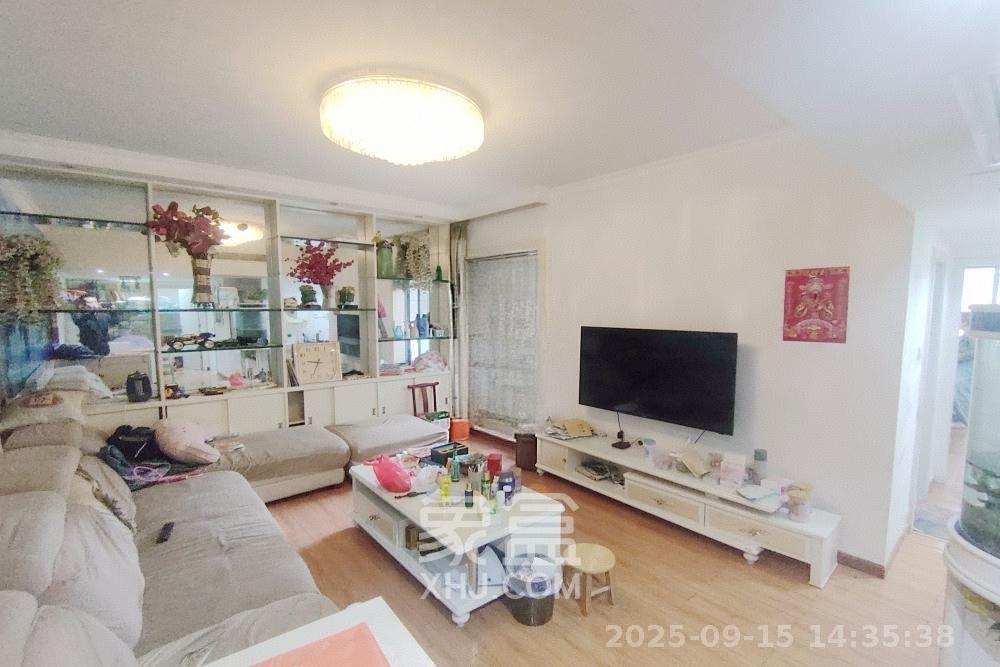 阳光锦城 3室2厅1卫 3400.0元/月 阳光锦城 3室2厅1卫 3400.0元/月室内图