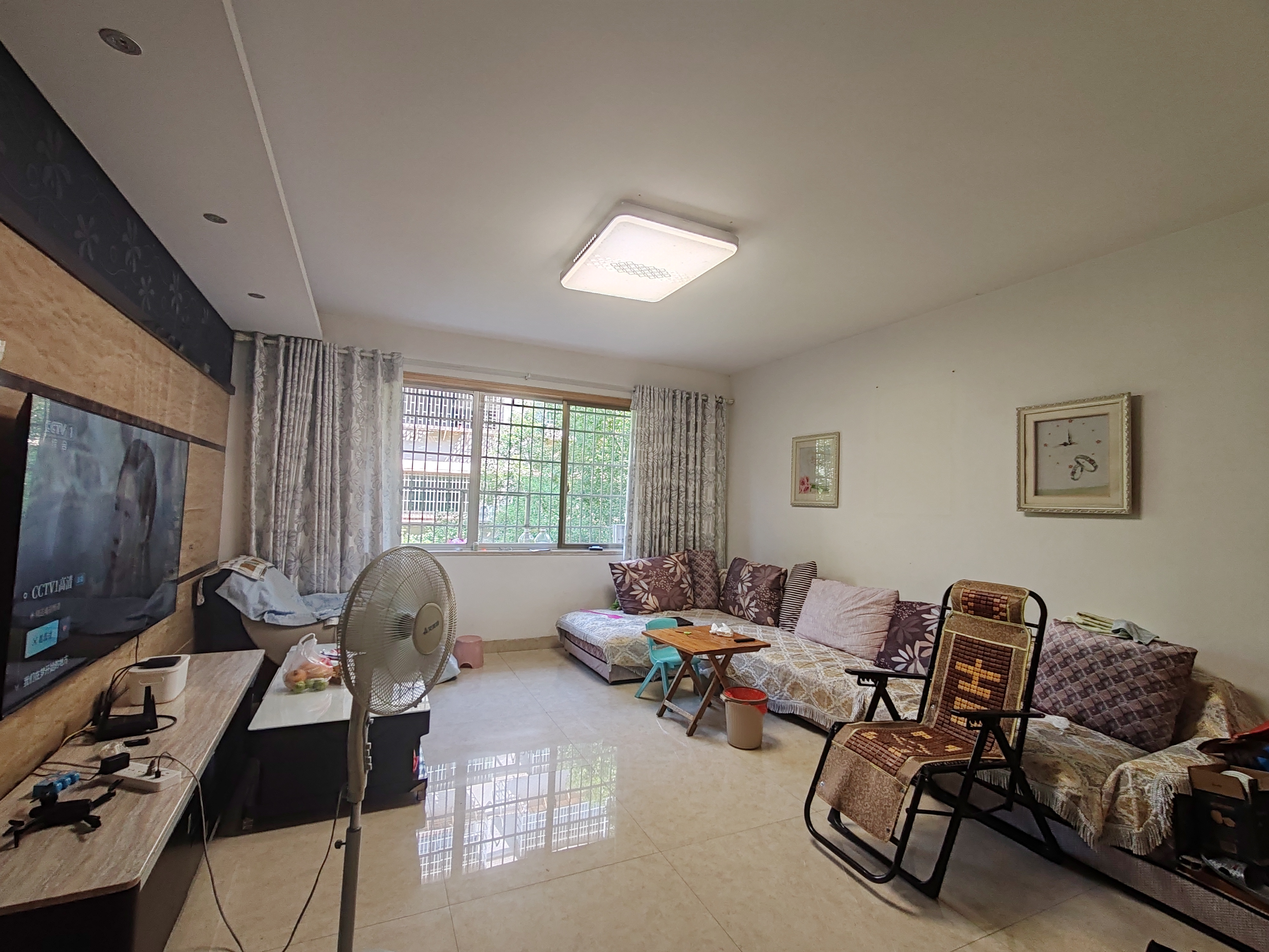 互助小区 3室2厅2卫 1200.0元/月 互助小区 3室2厅2卫 1200.0元/月室内图